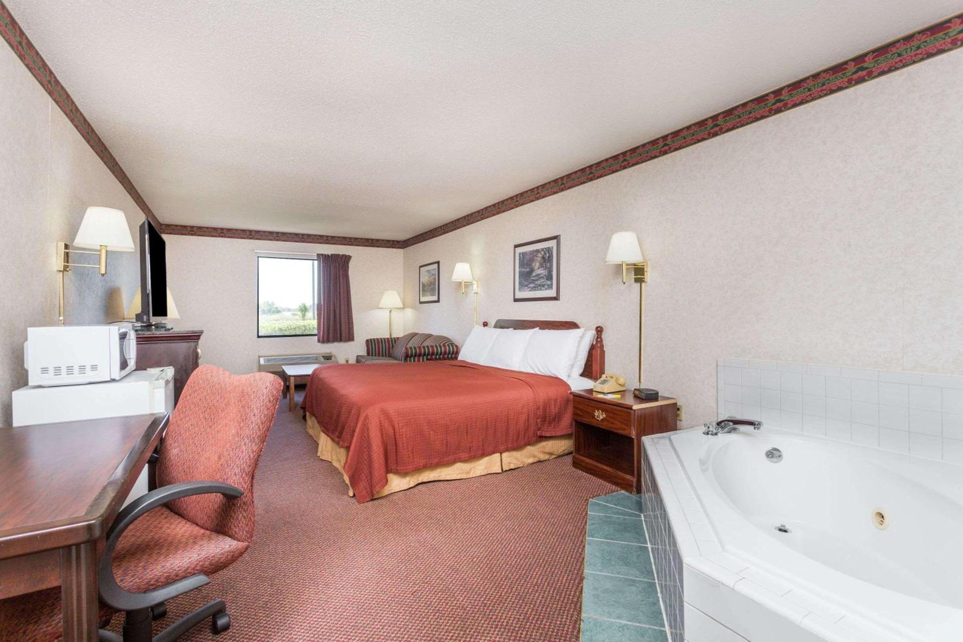 Days Inn by Wyndham Royston photo 11