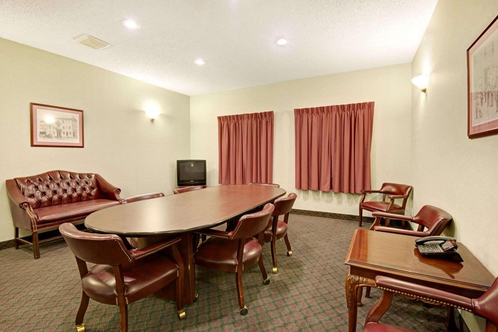 Days Inn by Wyndham Lisbon photo 14