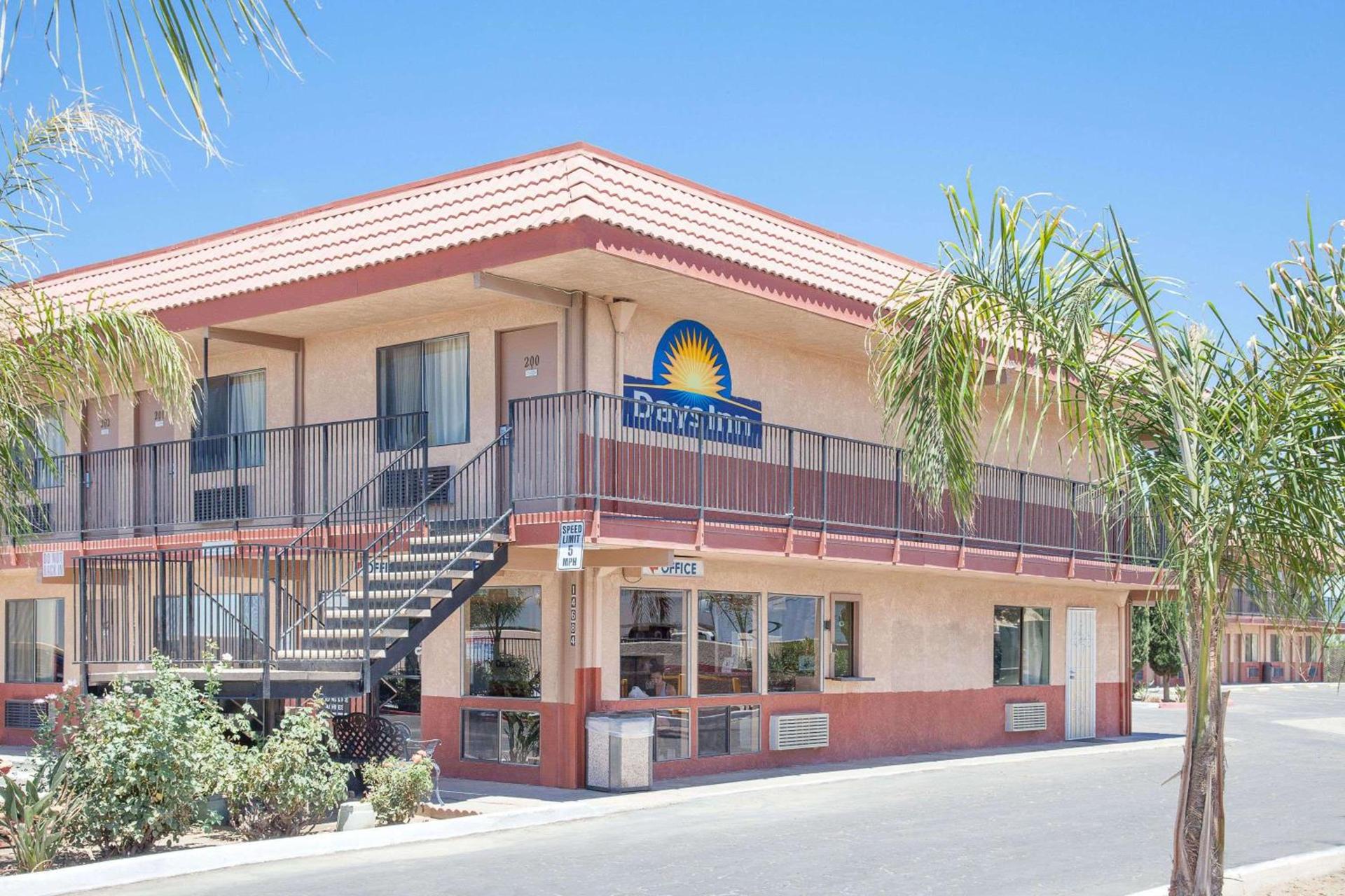 Days Inn by Wyndham Lost Hills photo 1