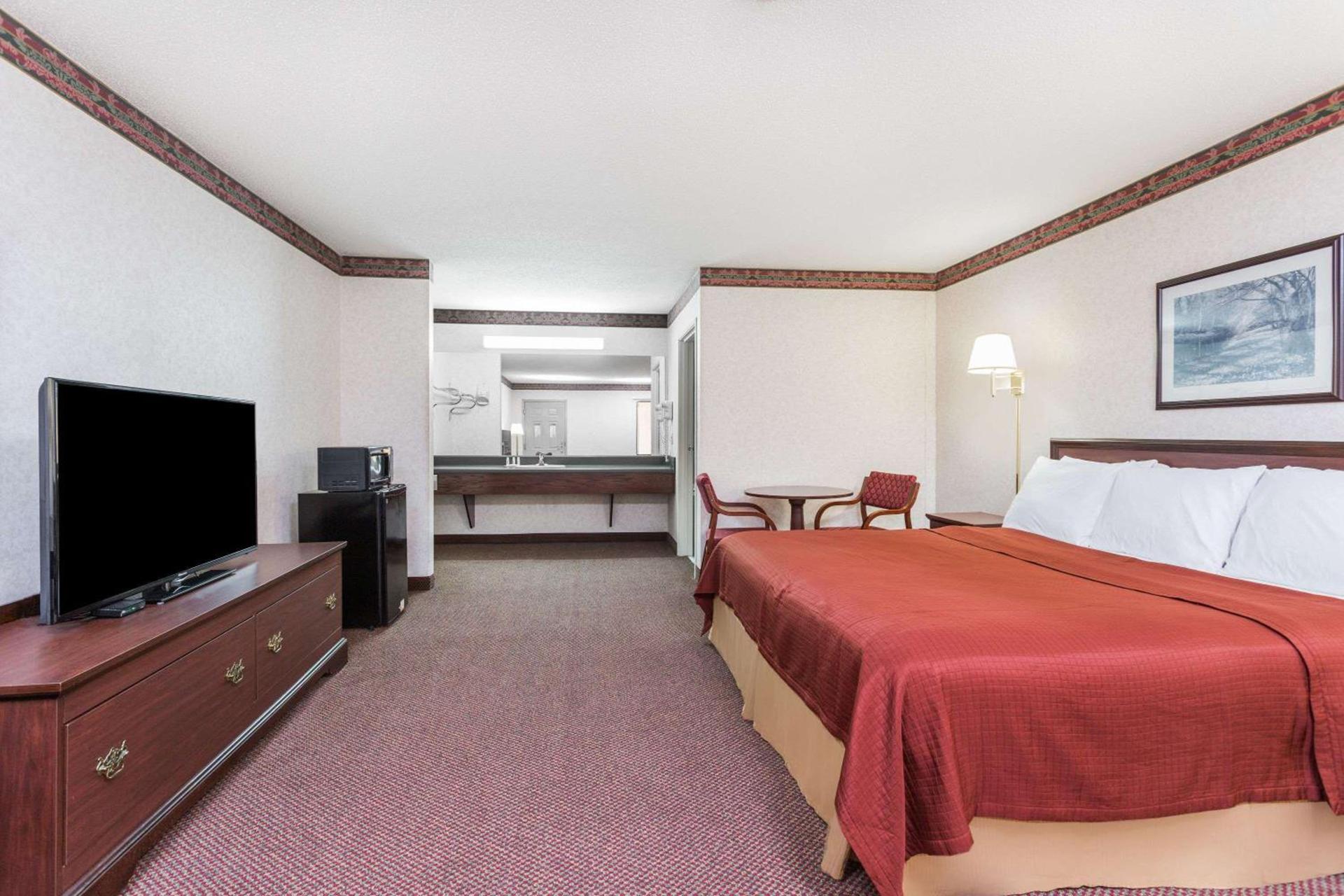 Days Inn by Wyndham Royston photo 7