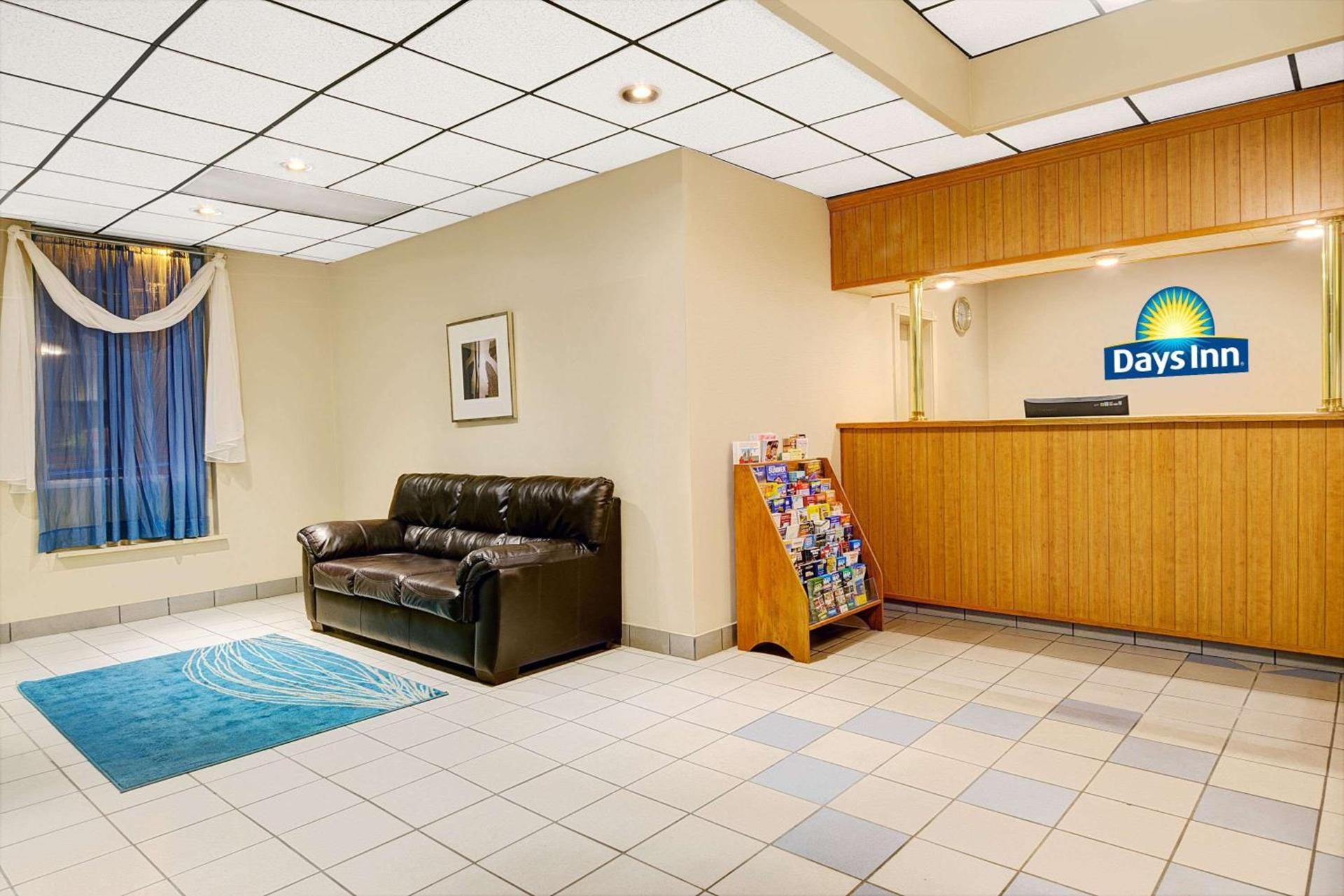 Days Inn by Wyndham Southington photo 3