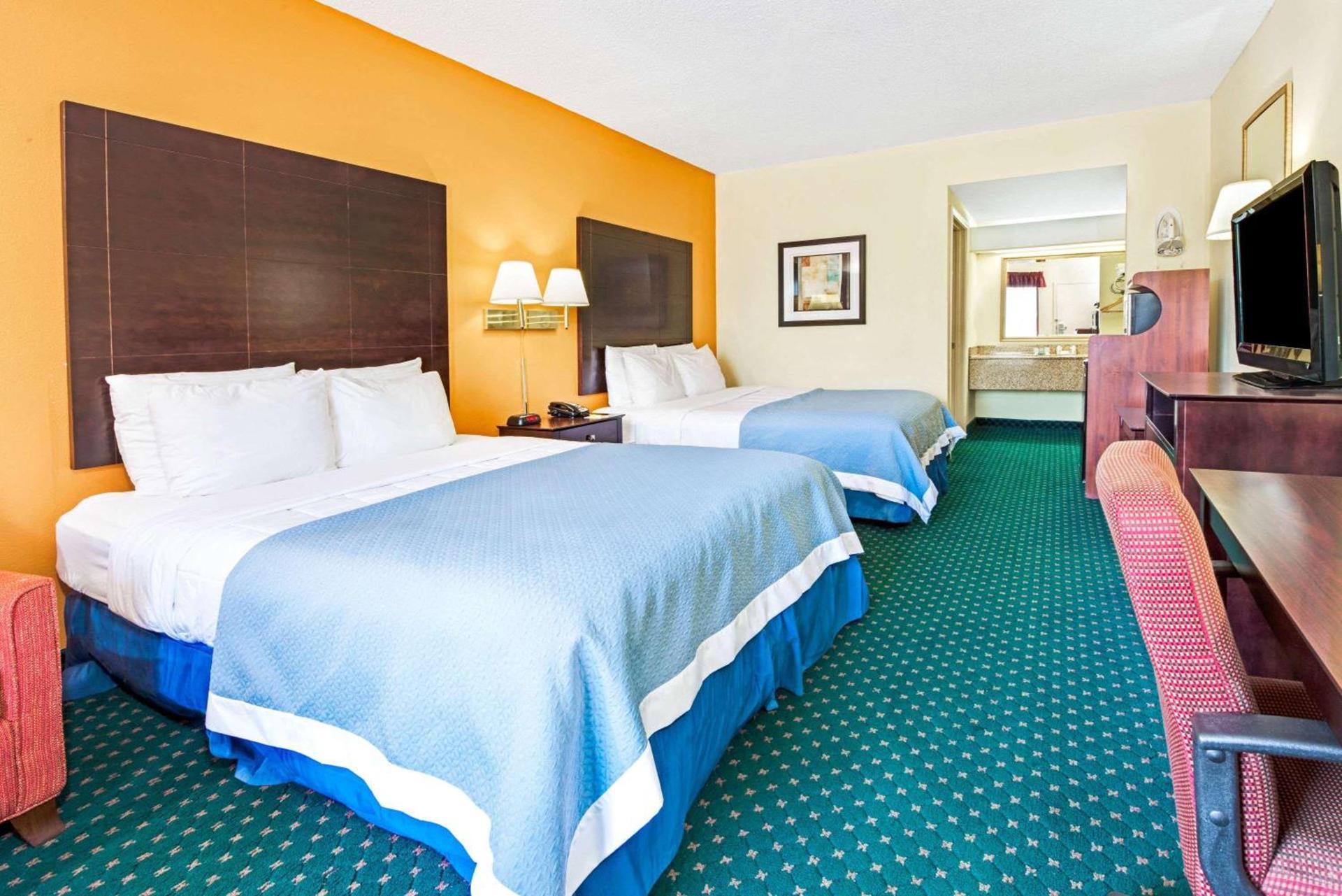 Days Inn by Wyndham Covington photo 5