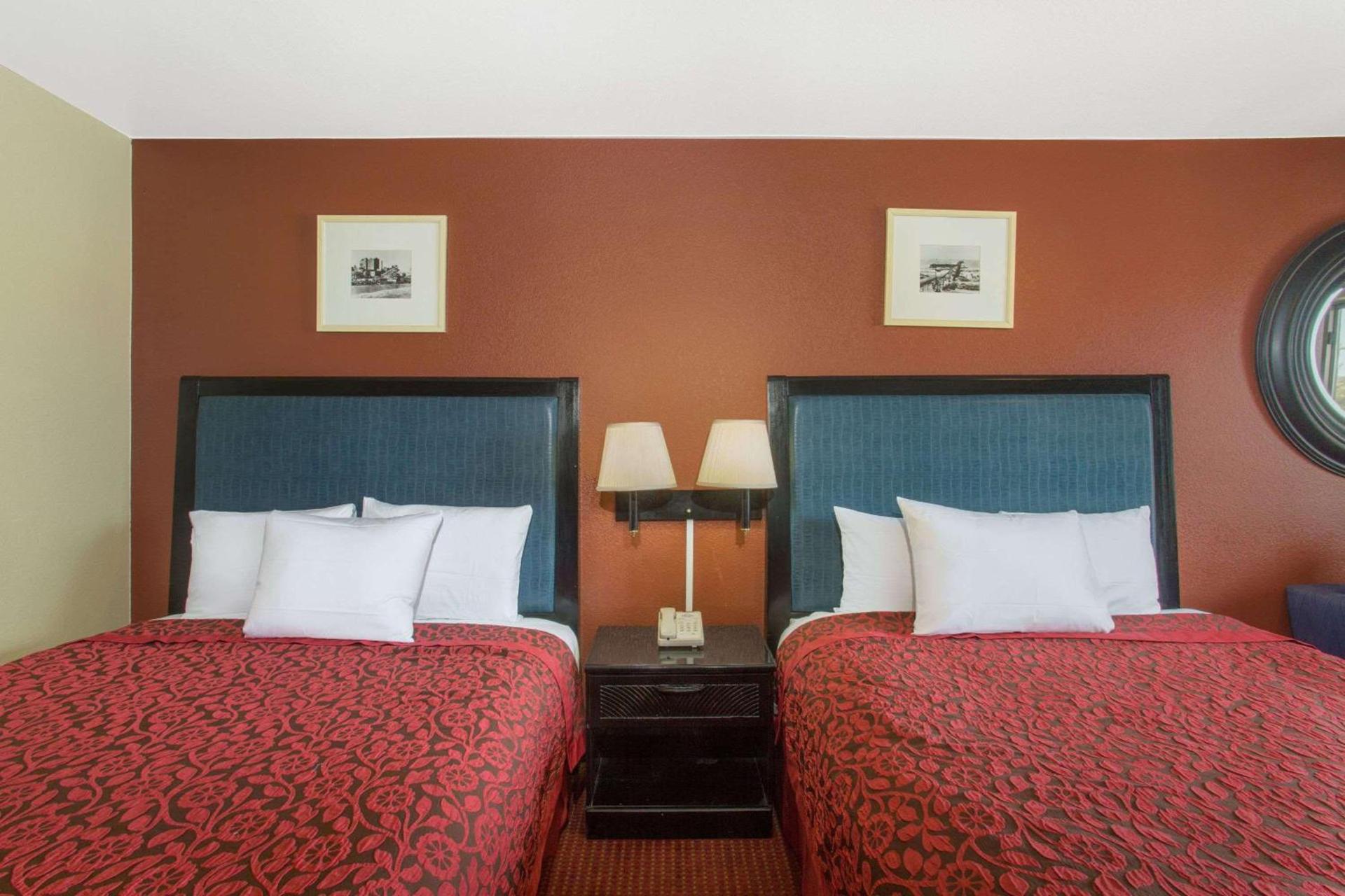 Days Inn by Wyndham Buckeye photo 9