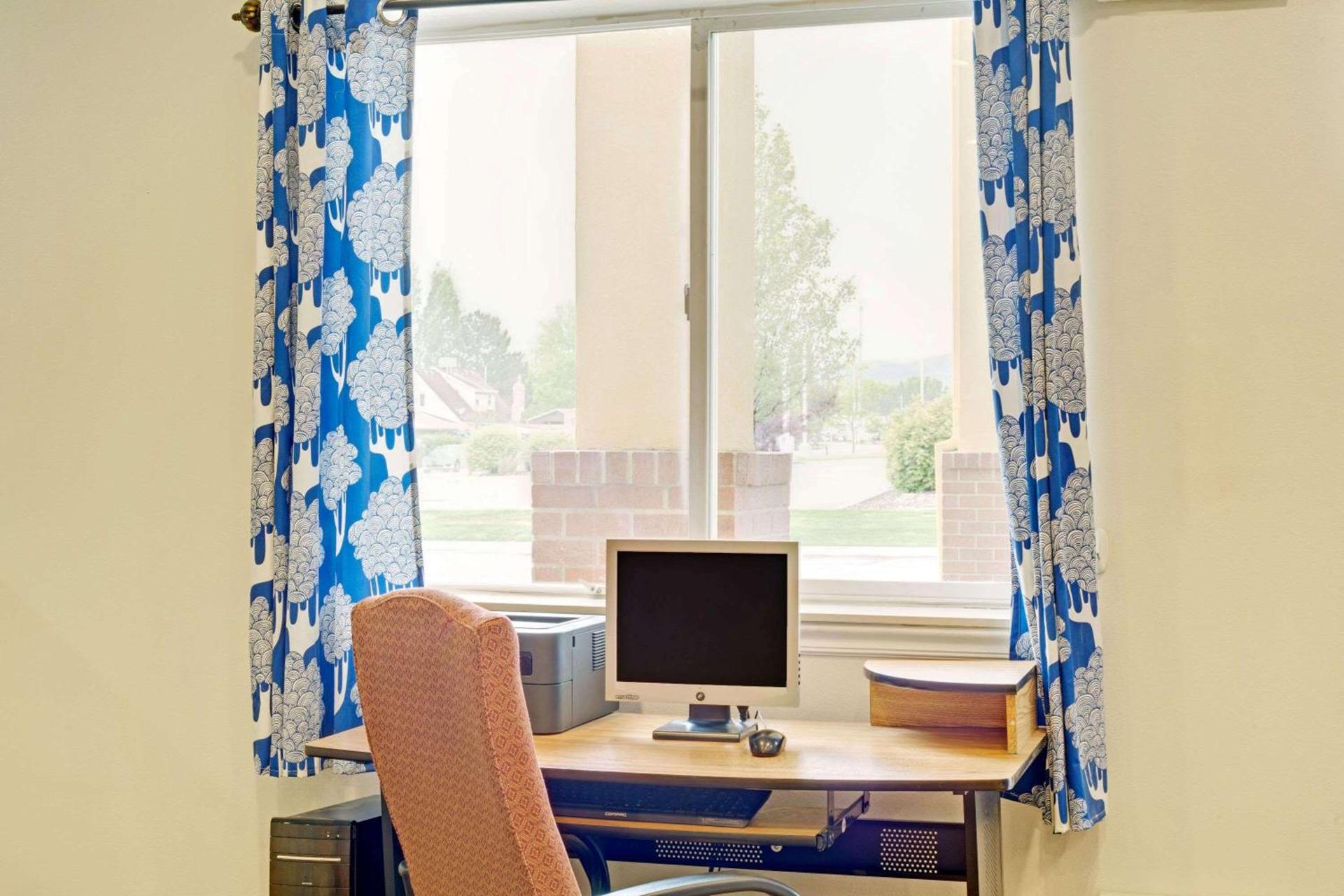 Days Inn by Wyndham Lehi photo 10