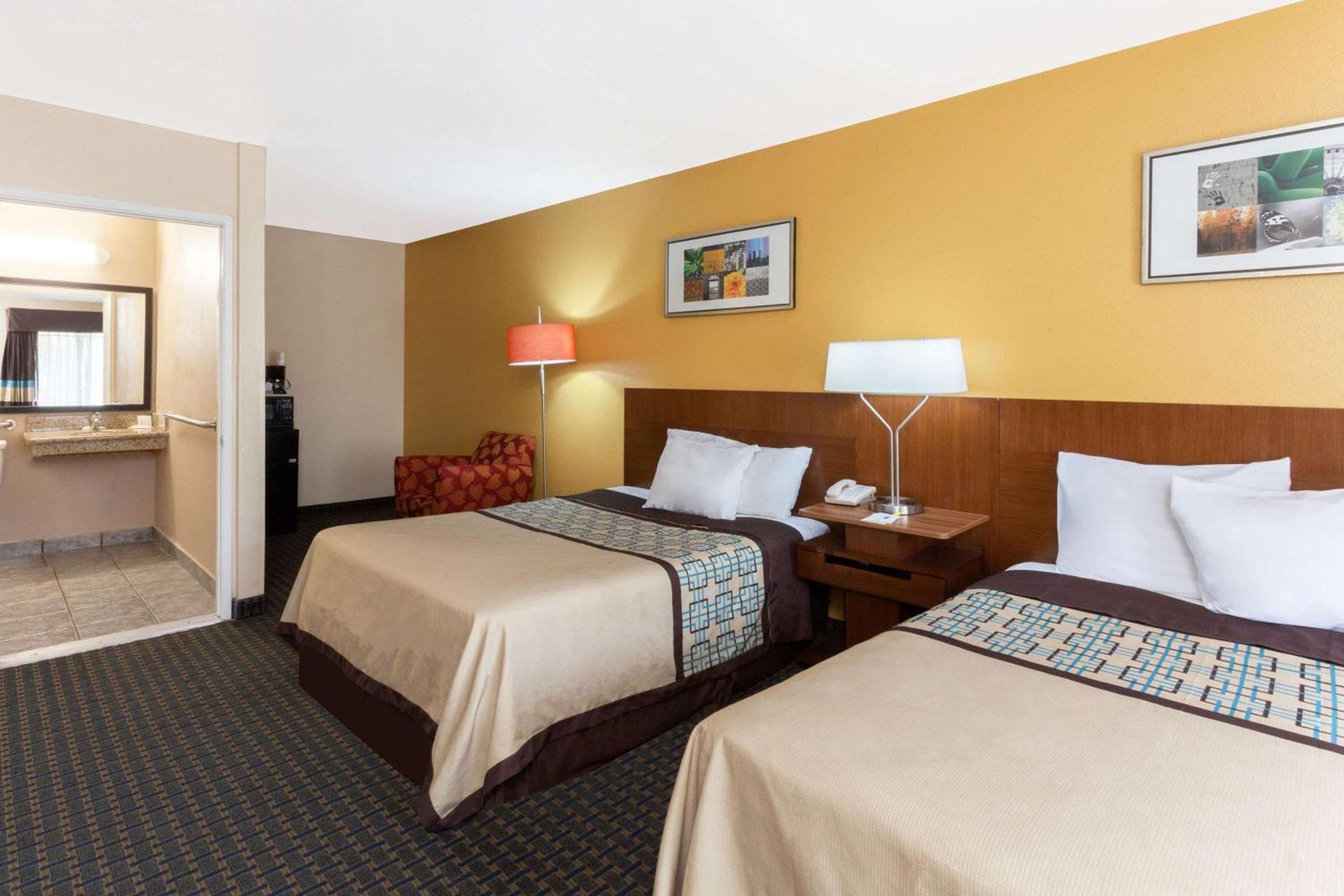 Days Inn by Wyndham Mission Valley-SDSU photo 7