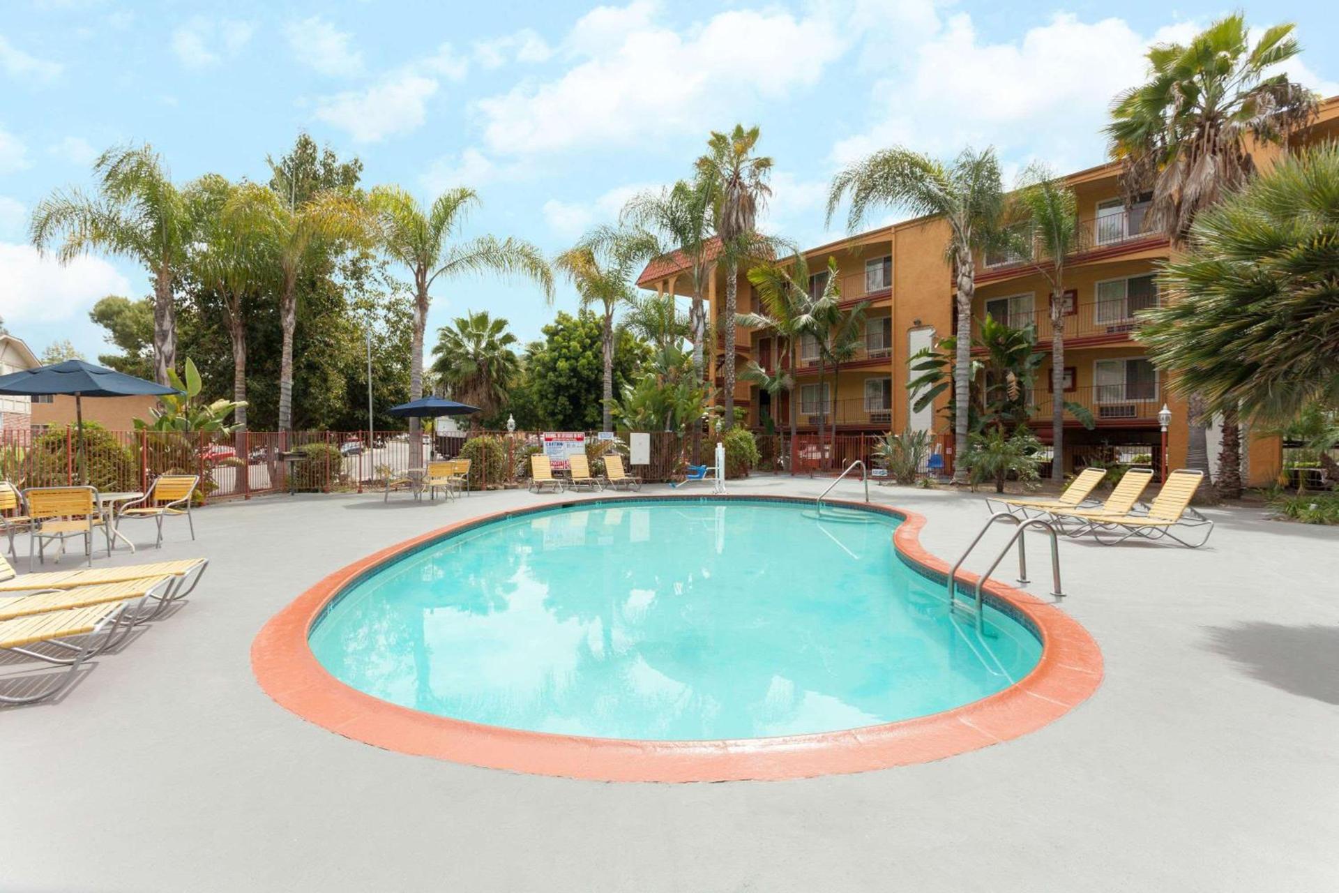 Days Inn by Wyndham Mission Valley-SDSU photo 5