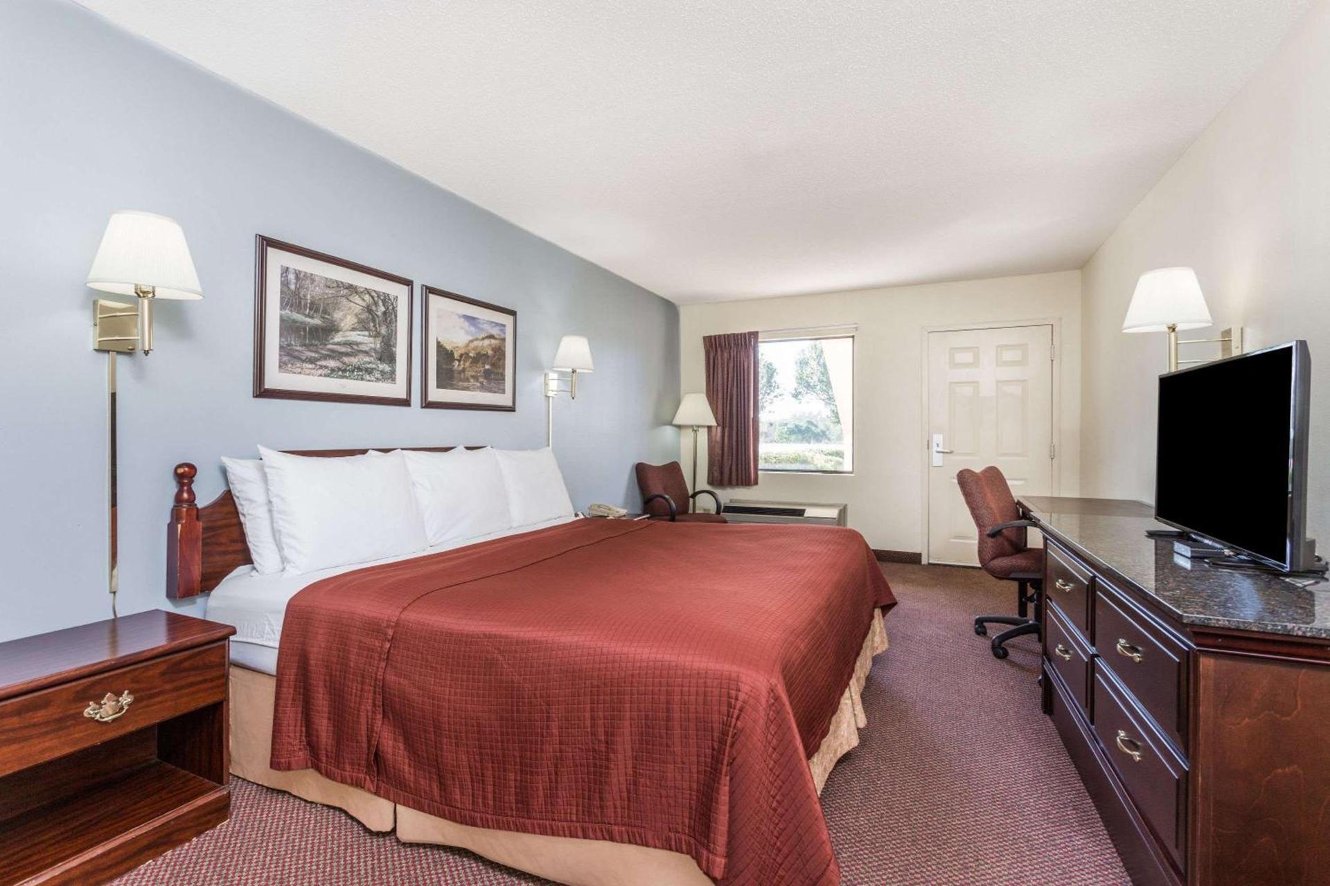 Days Inn by Wyndham Royston photo 6