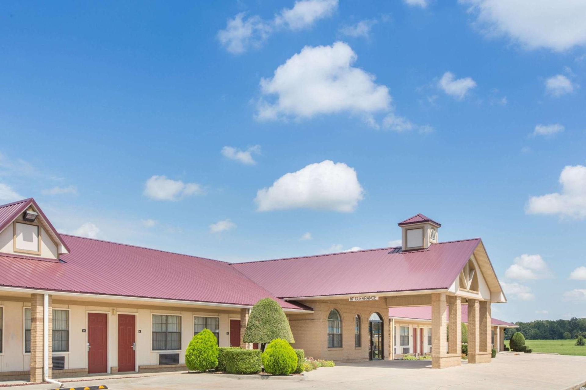 Days Inn by Wyndham Lonoke photo 27