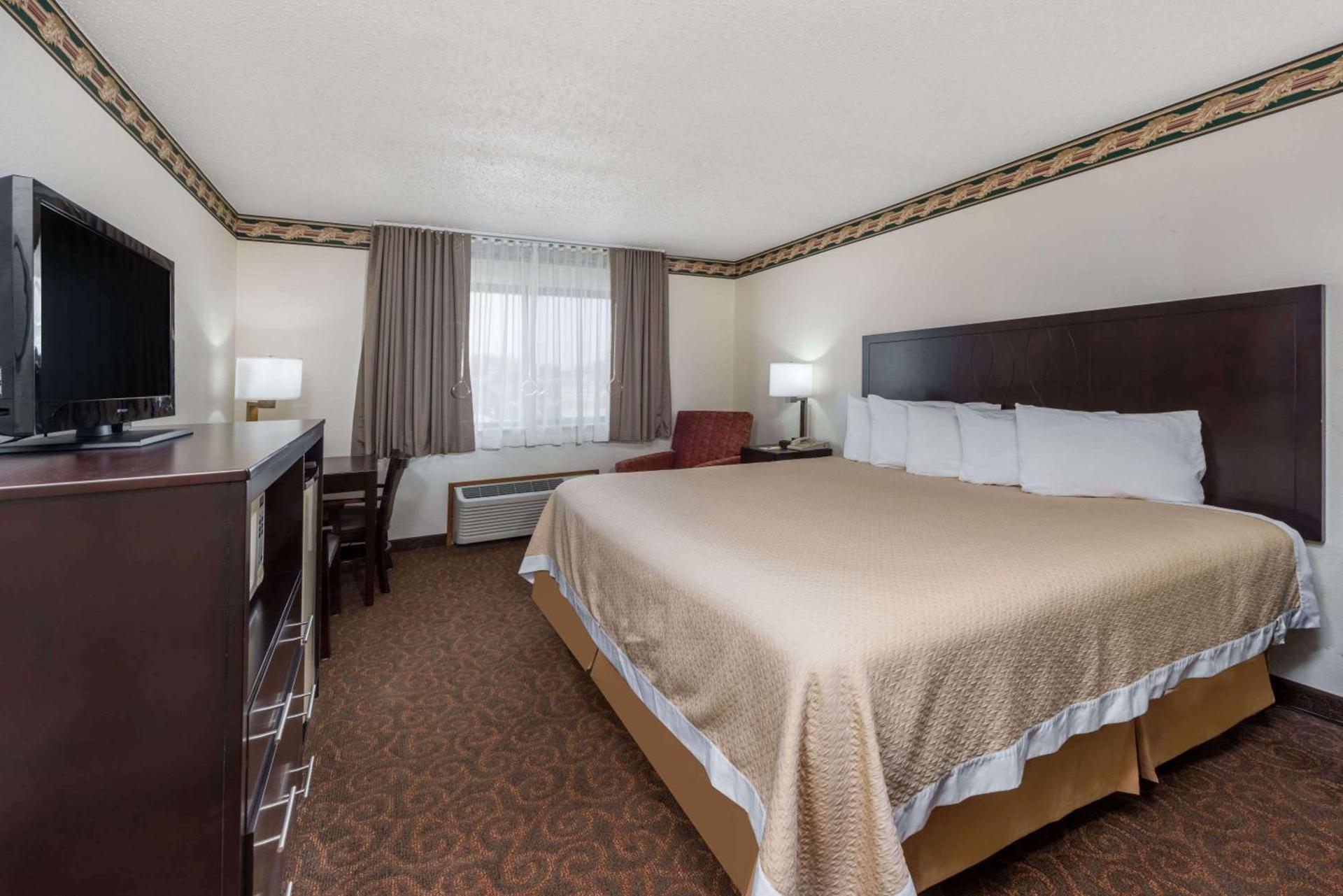 Days Inn by Wyndham Mexico photo 10