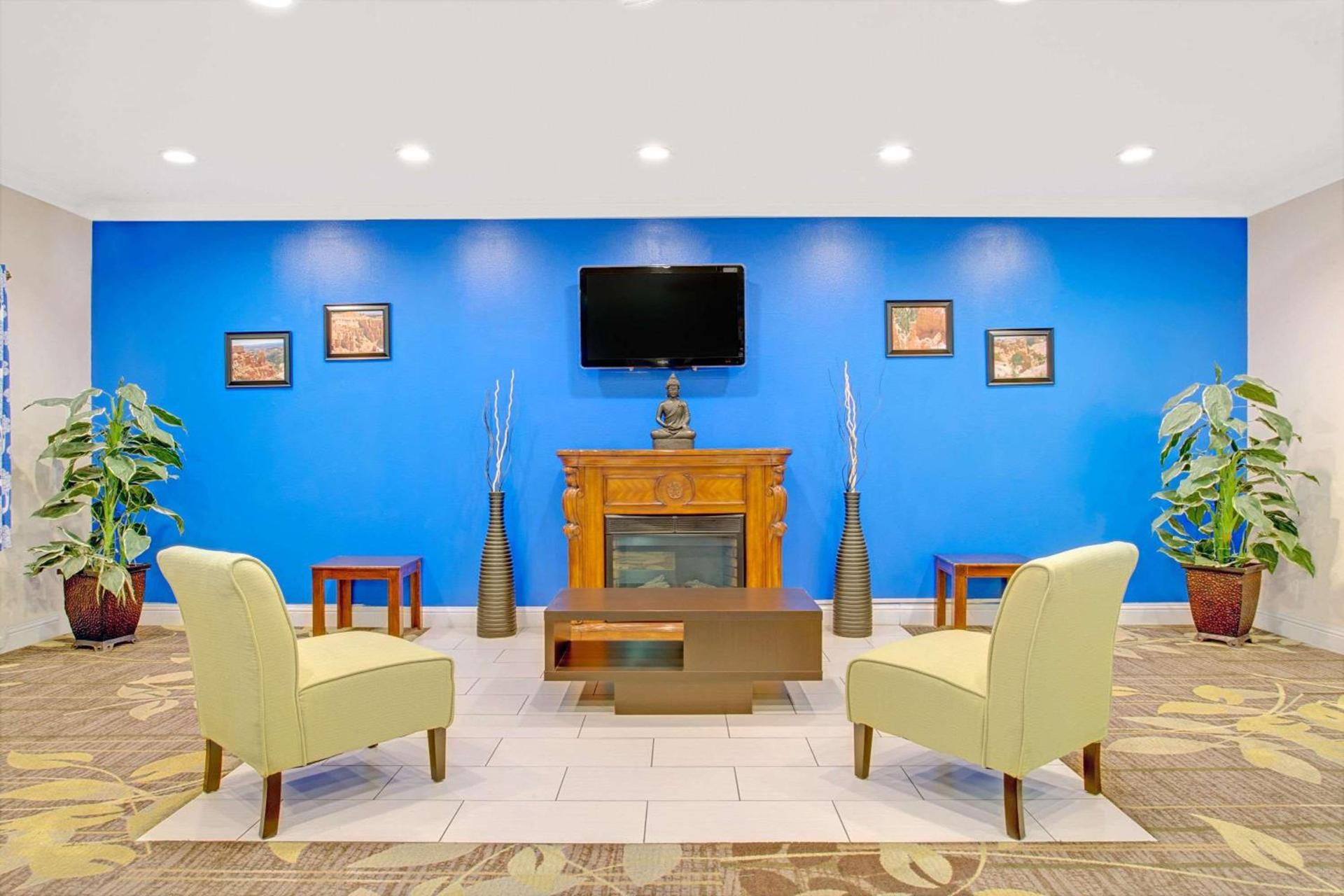 Days Inn by Wyndham Lehi photo 7