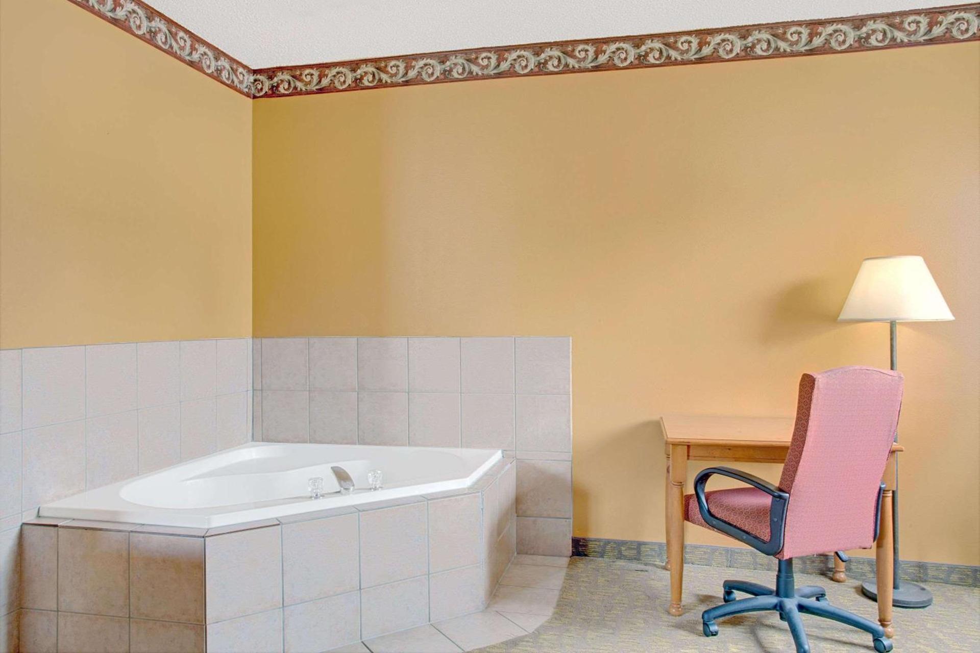 Days Inn by Wyndham Lehi photo 5
