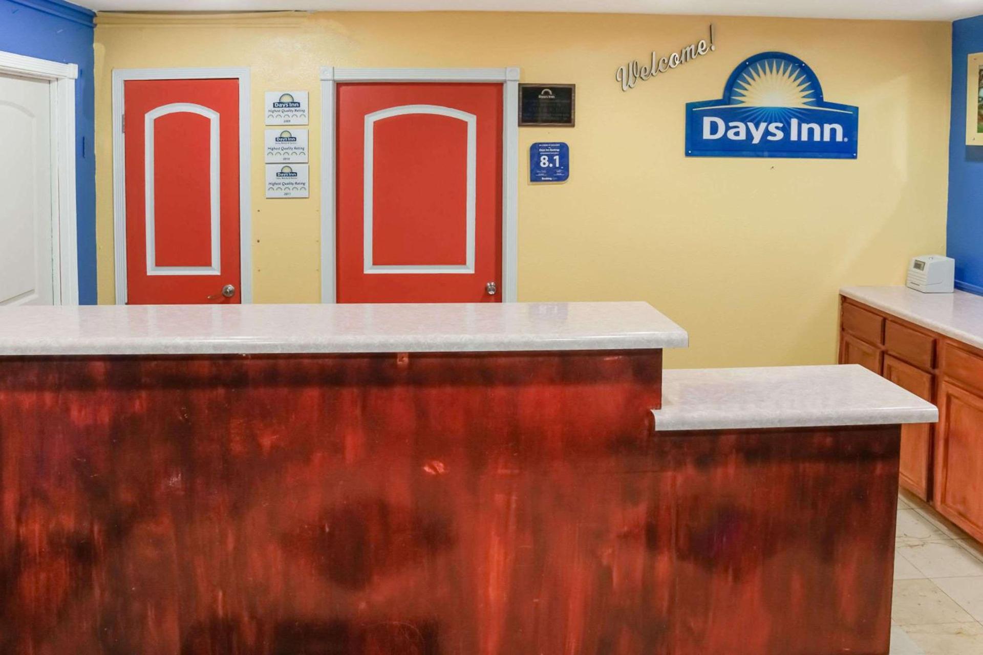 Days Inn by Wyndham Bastrop photo 5