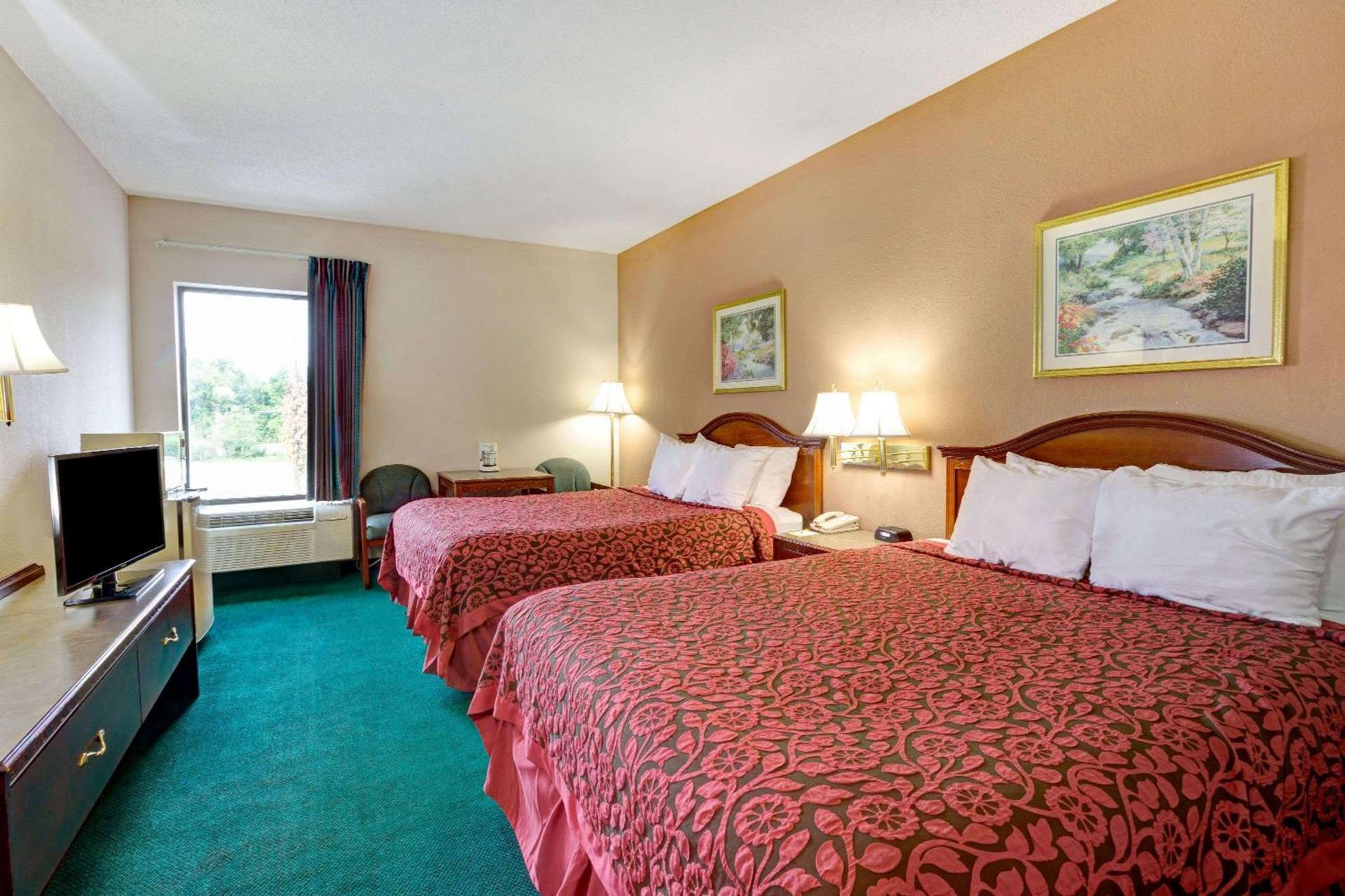 Days Inn & Suites by Wyndham Louisville SW photo 6