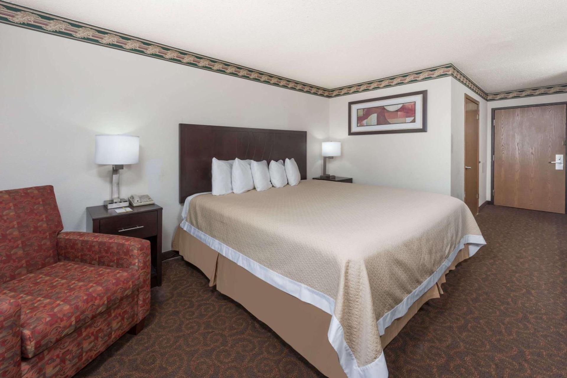 Days Inn by Wyndham Mexico photo 13