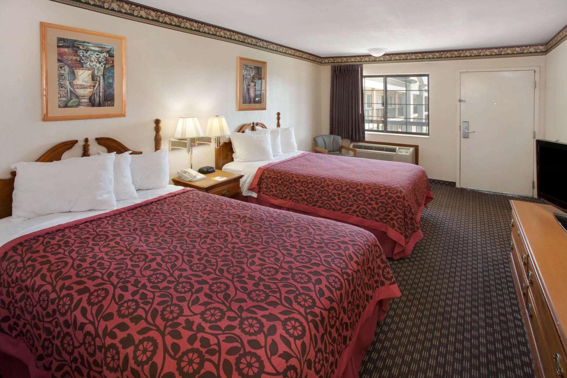 Days Inn & Suites by Wyndham Kokomo photo 5