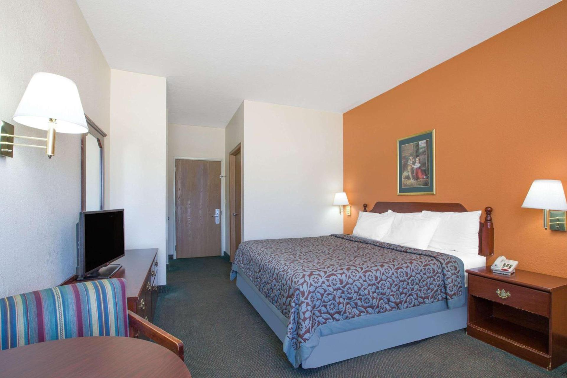 Days Inn by Wyndham Butler photo 3
