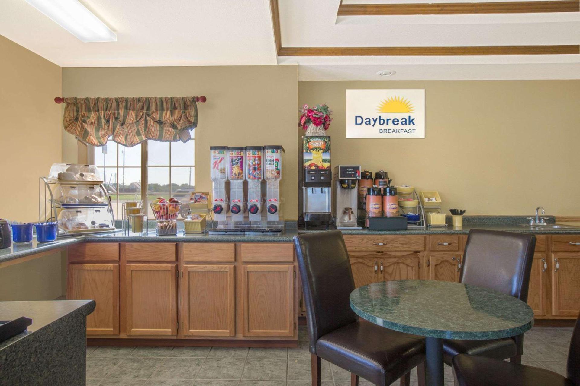 Days Inn by Wyndham Butler photo 25