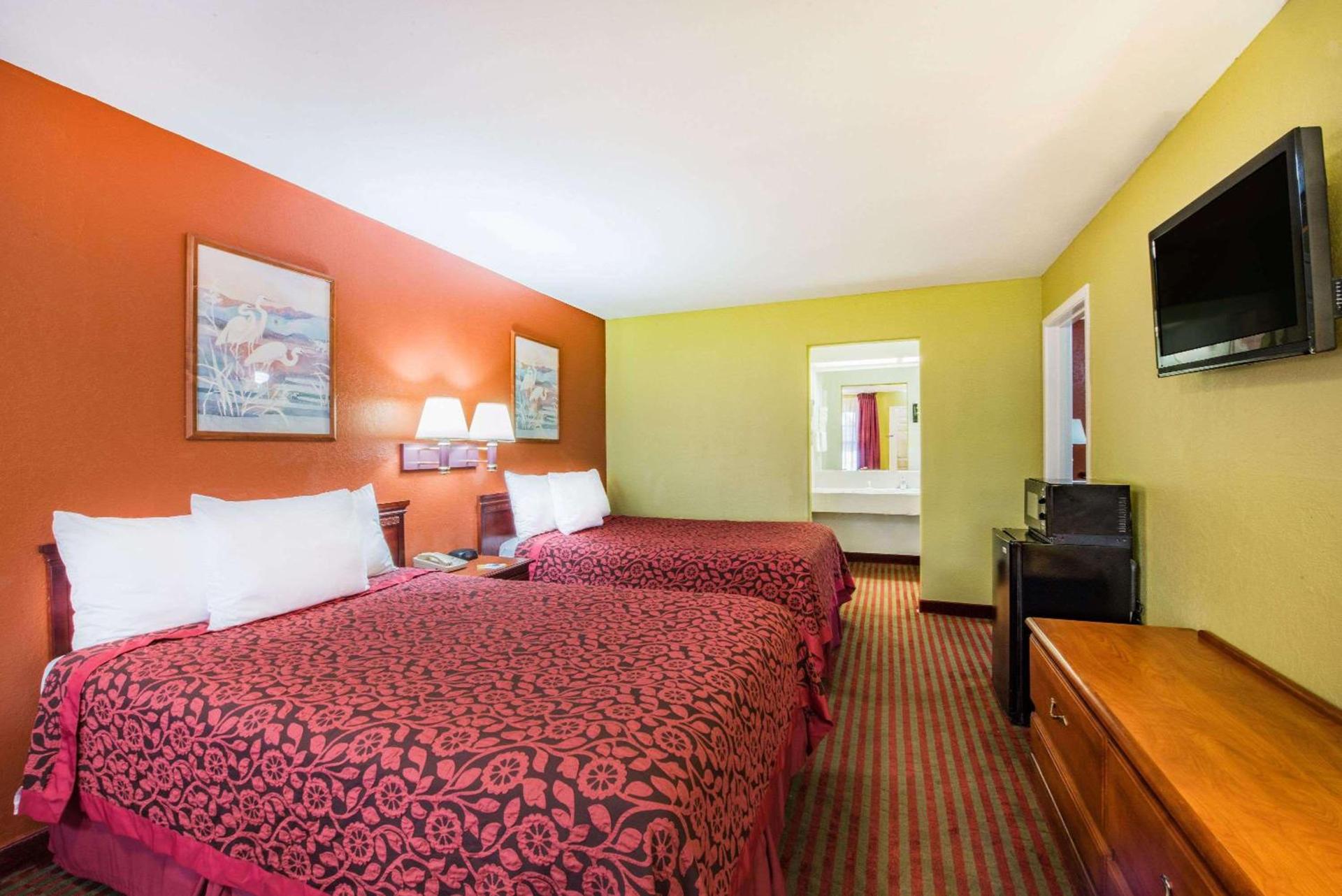 Days Inn by Wyndham McAllen photo 14