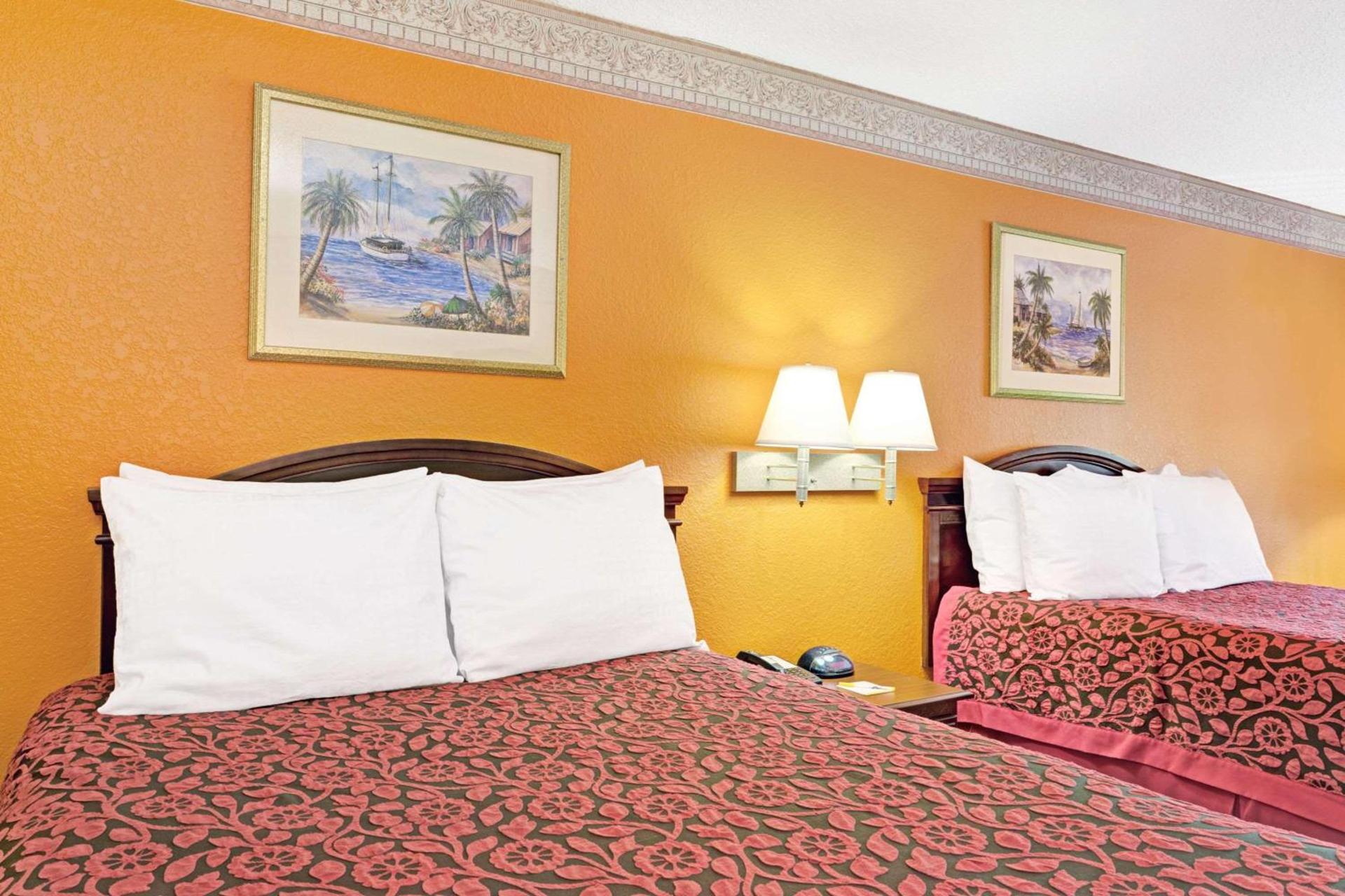 Sunset Inn Daytona Beach photo 16