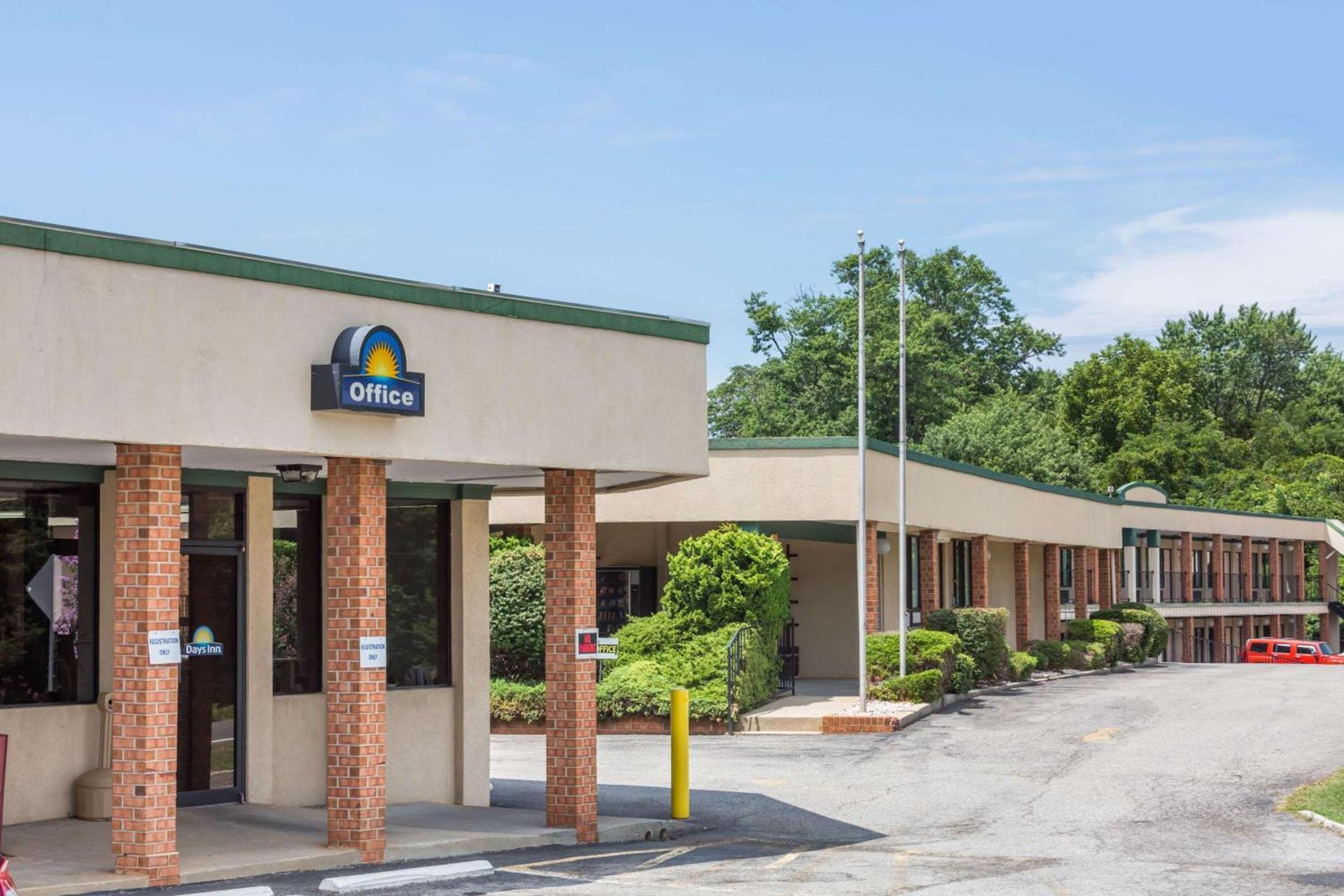 Days Inn by Wyndham Bedford — hotel in Bedford