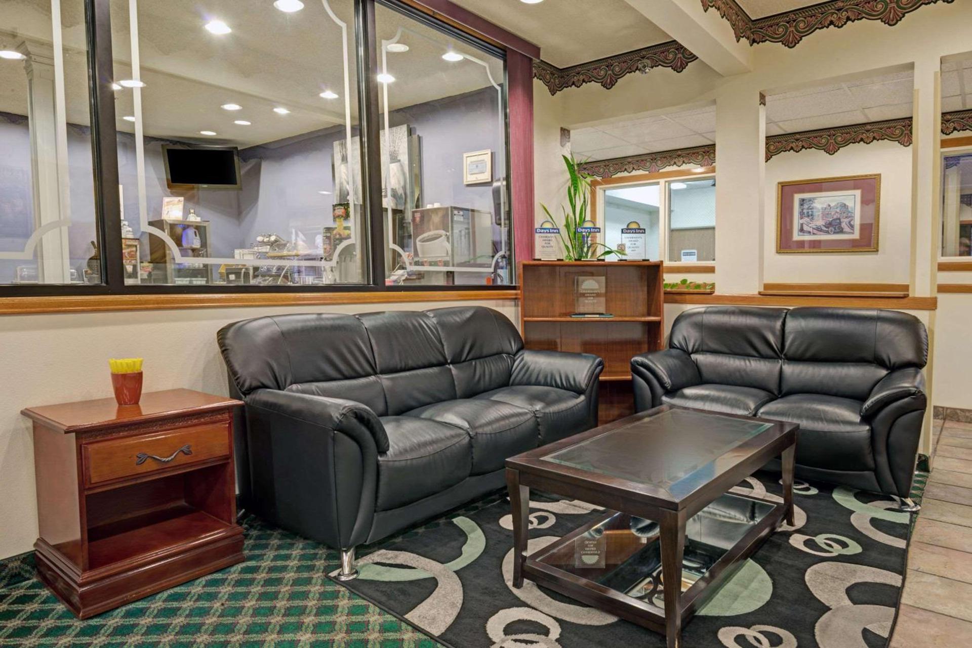 Days Inn by Wyndham Laramie photo 3