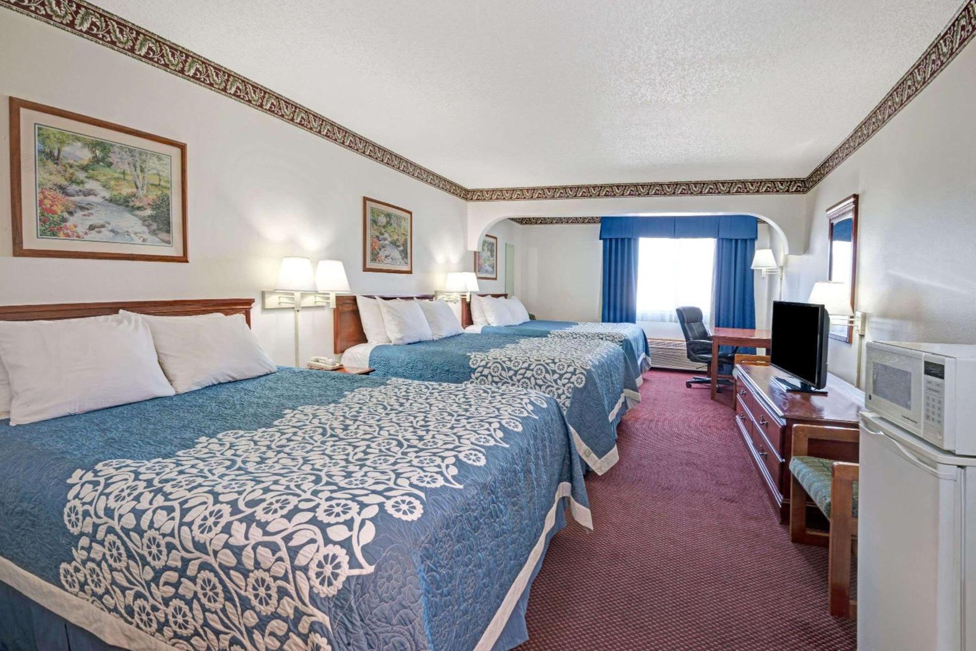 Days Inn by Wyndham Laramie photo 11