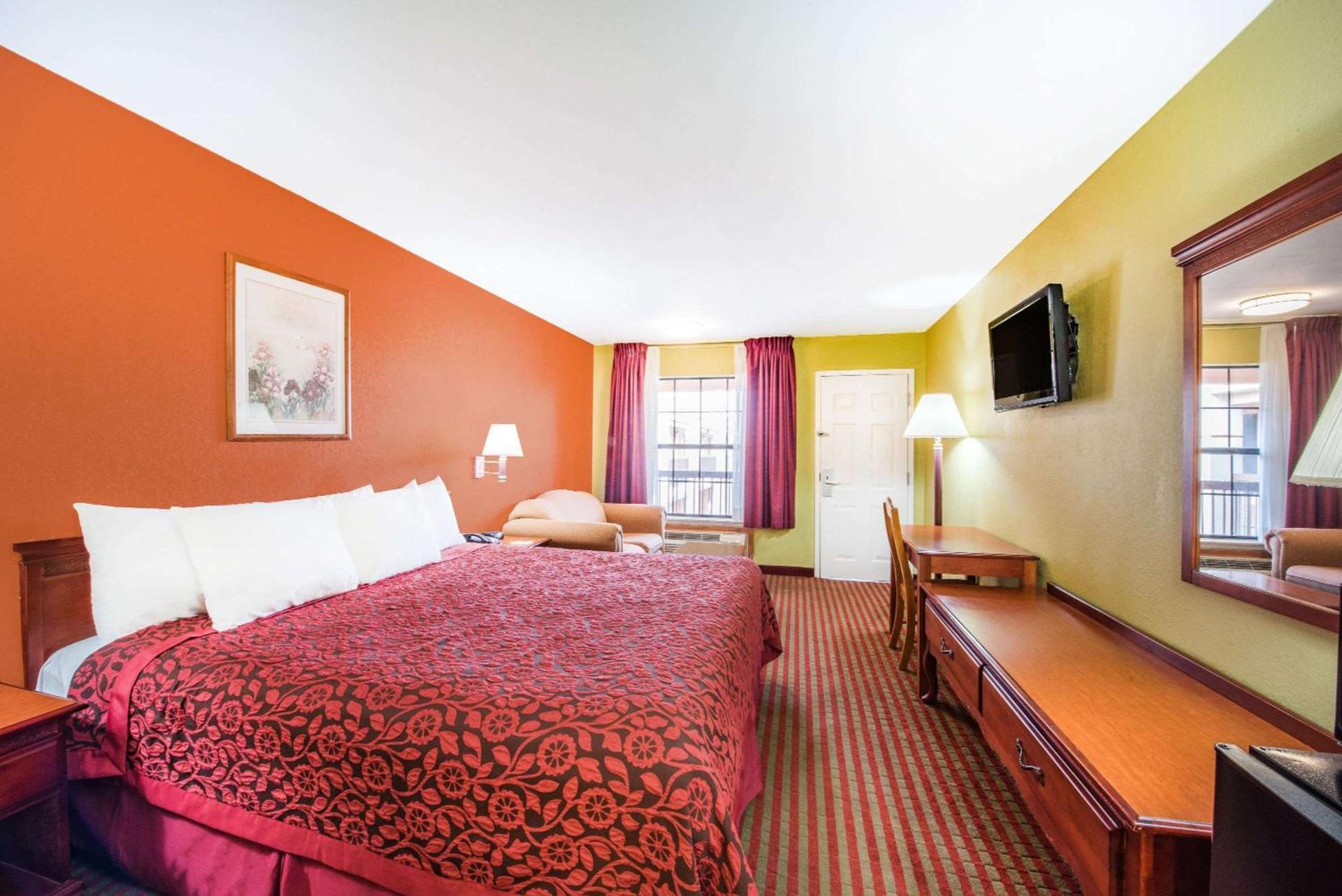 Days Inn by Wyndham McAllen photo 8