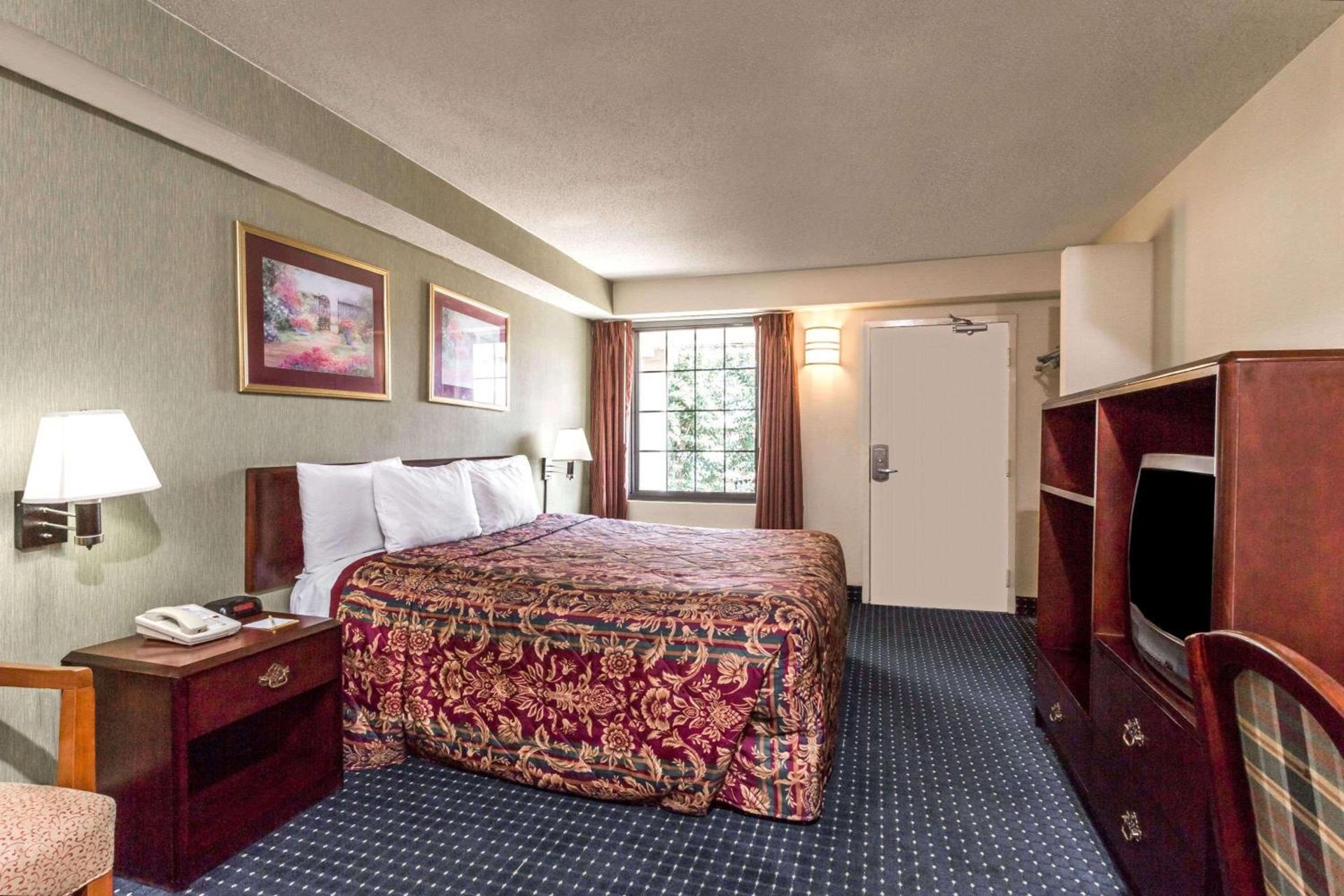 Days Inn by Wyndham Dumfries Quantico photo 6