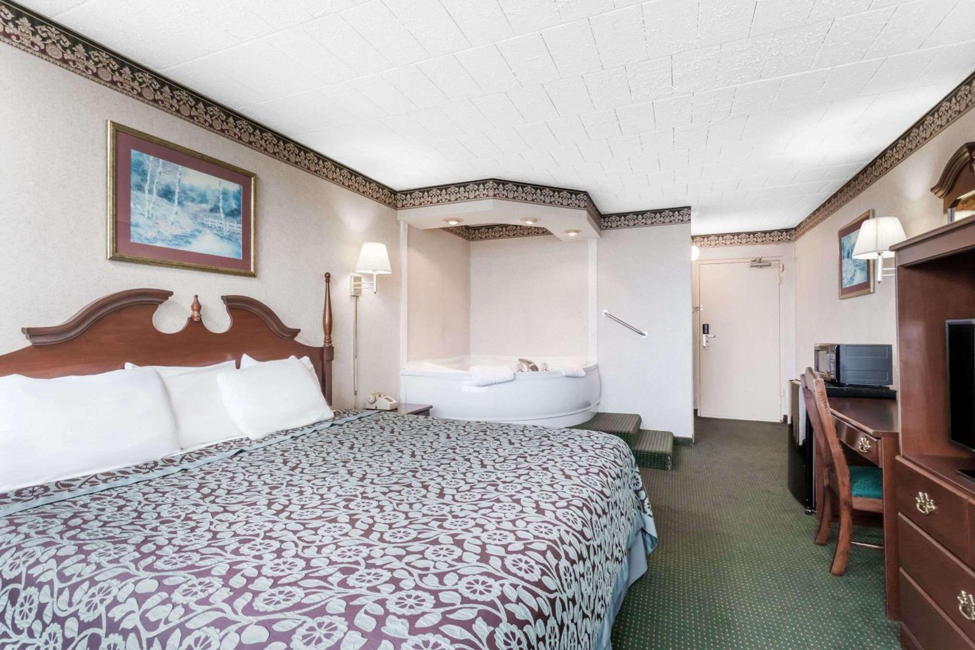 Days Inn by Wyndham Tannersville photo 12