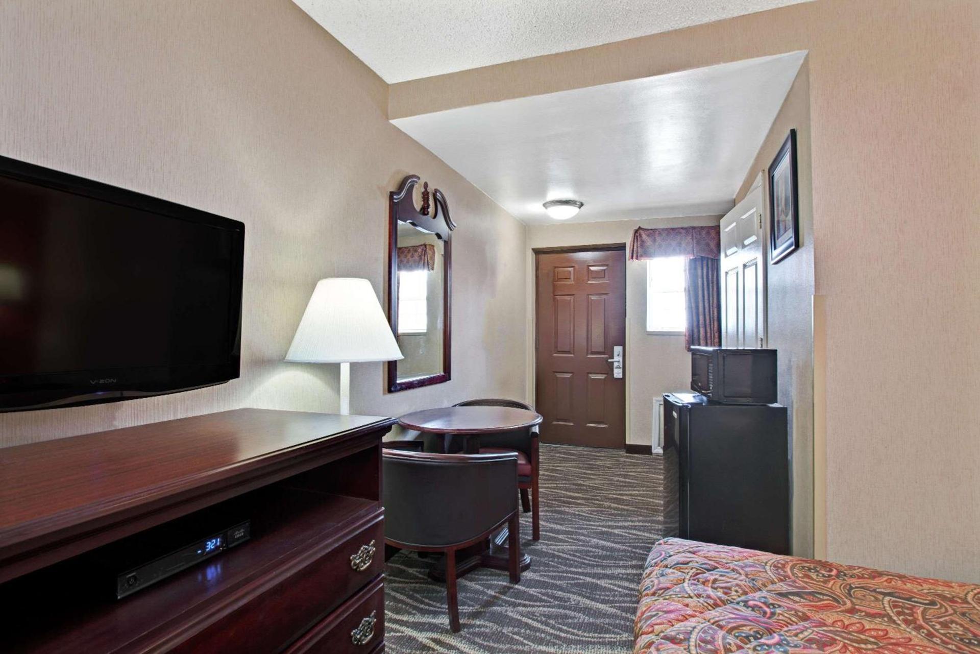 Days Inn by Wyndham Ridgefield NJ photo 14
