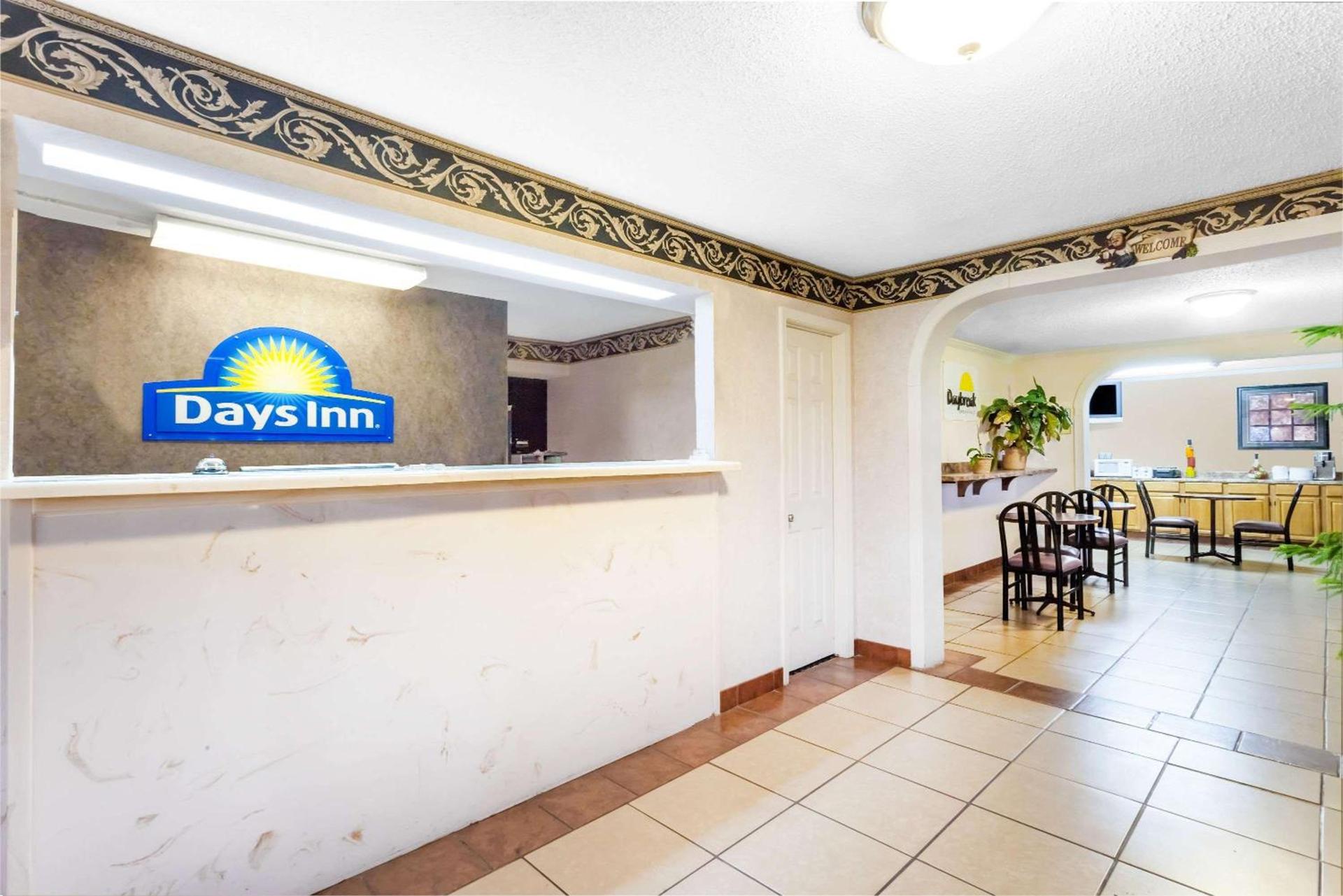 Days Inn by Wyndham Martin photo 3