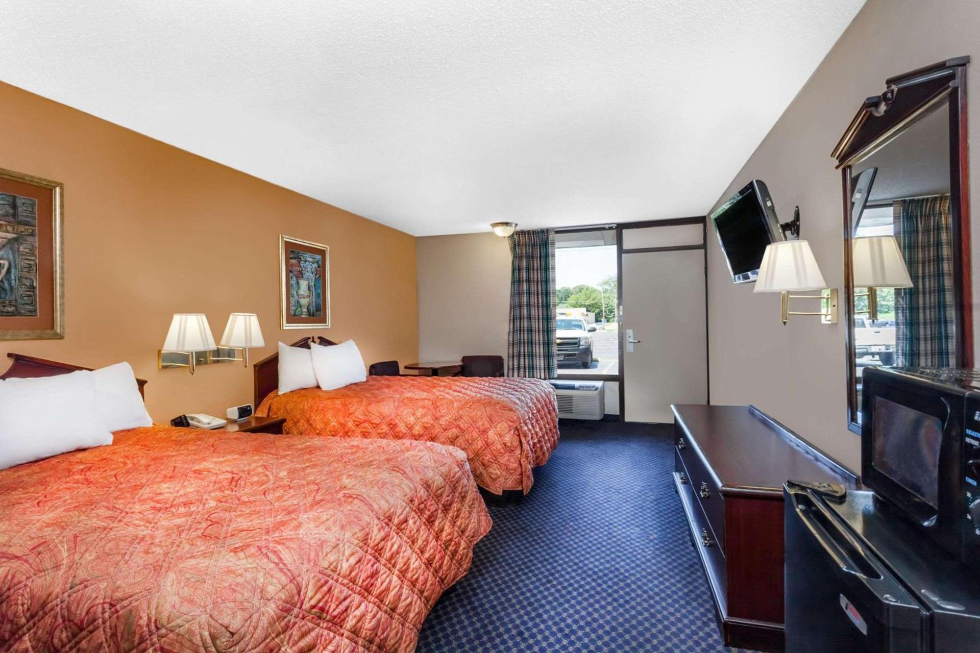 Days Inn by Wyndham Martin photo 11