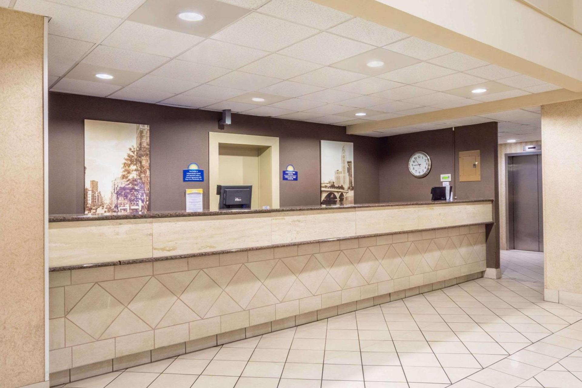 Days Inn by Wyndham Columbus Airport photo 3