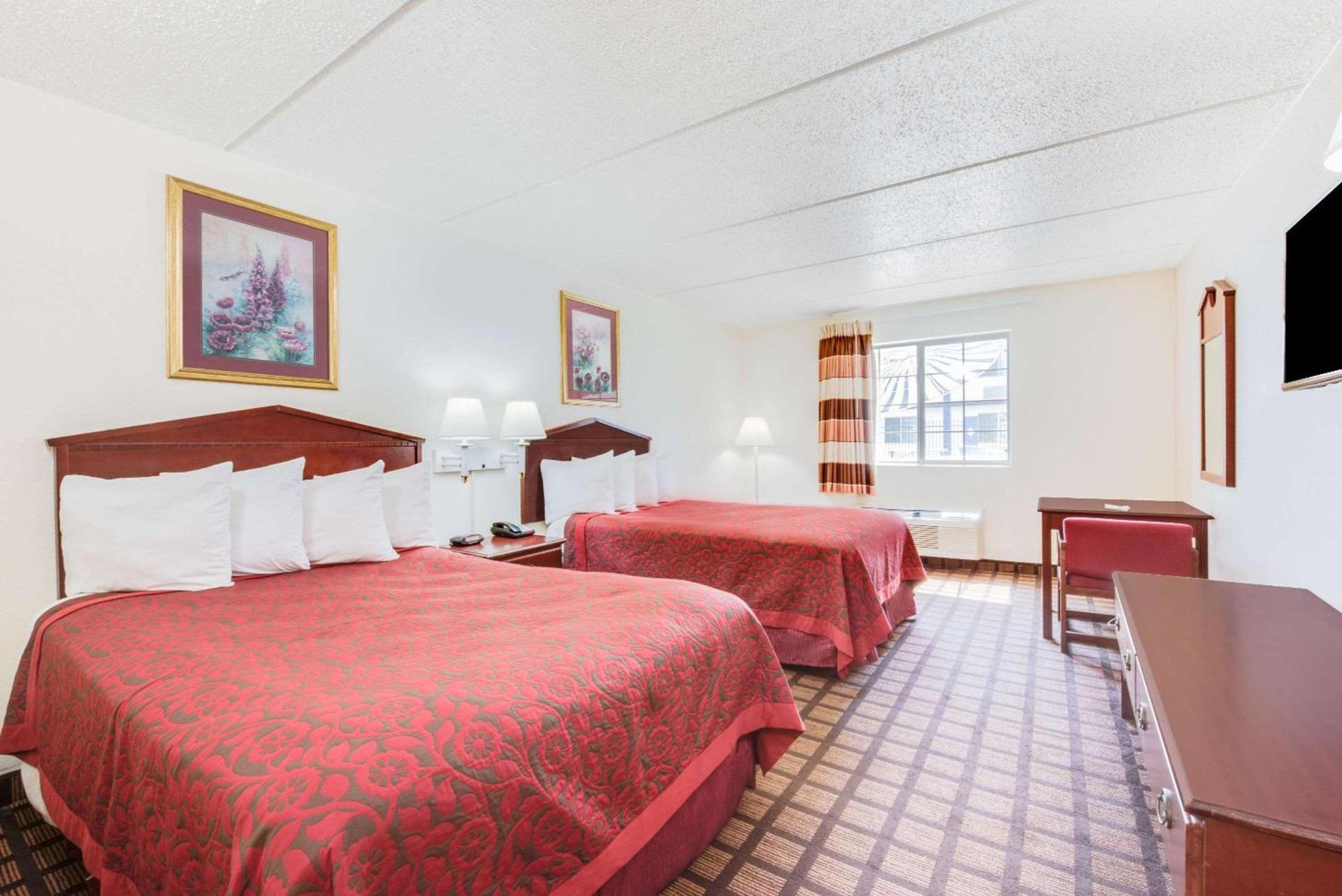 Days Inn & Suites by Wyndham Laredo photo 12