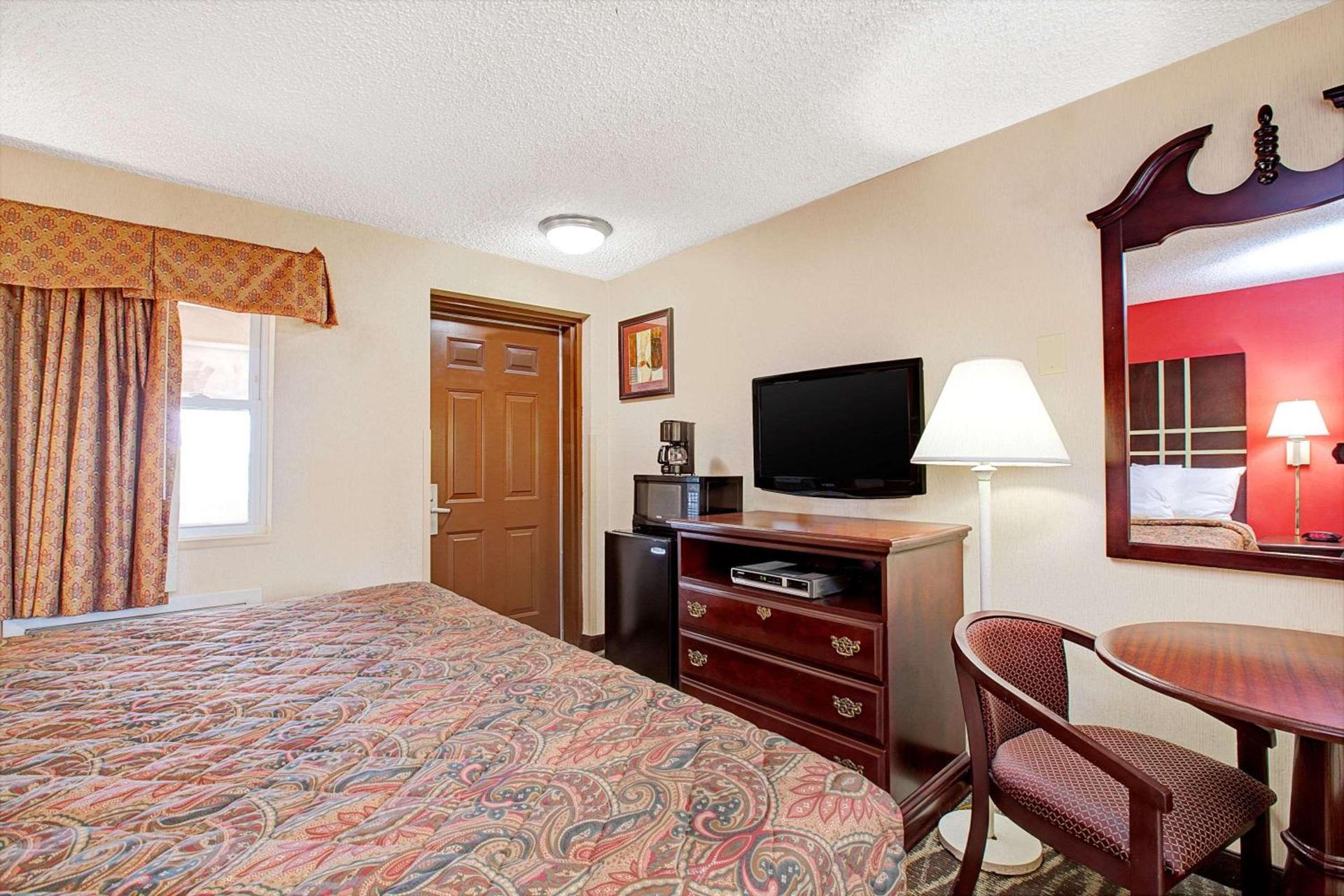 Days Inn by Wyndham Ridgefield NJ photo 13