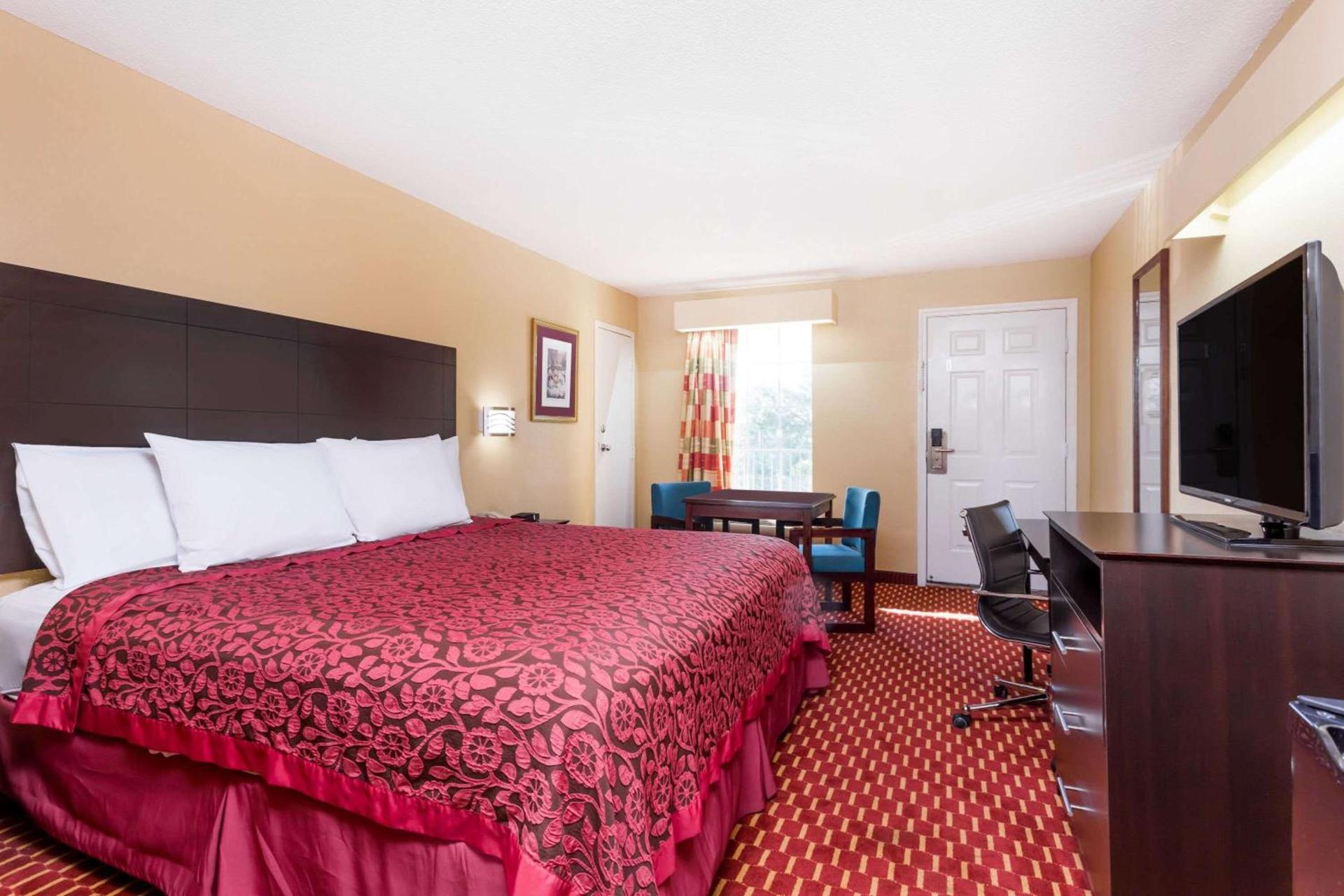 Days Inn by Wyndham Simpsonville photo 8
