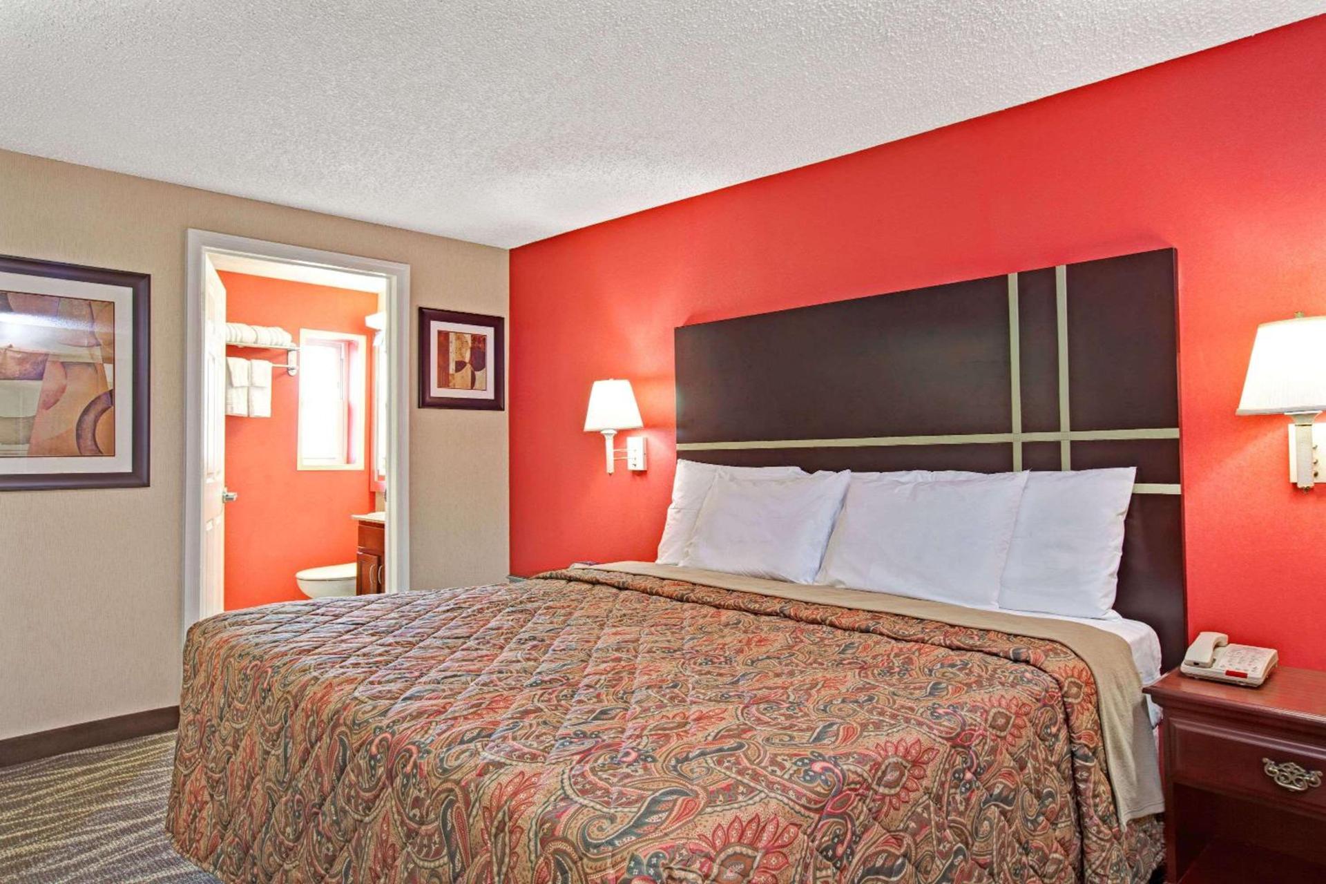 Days Inn by Wyndham Ridgefield NJ photo 11