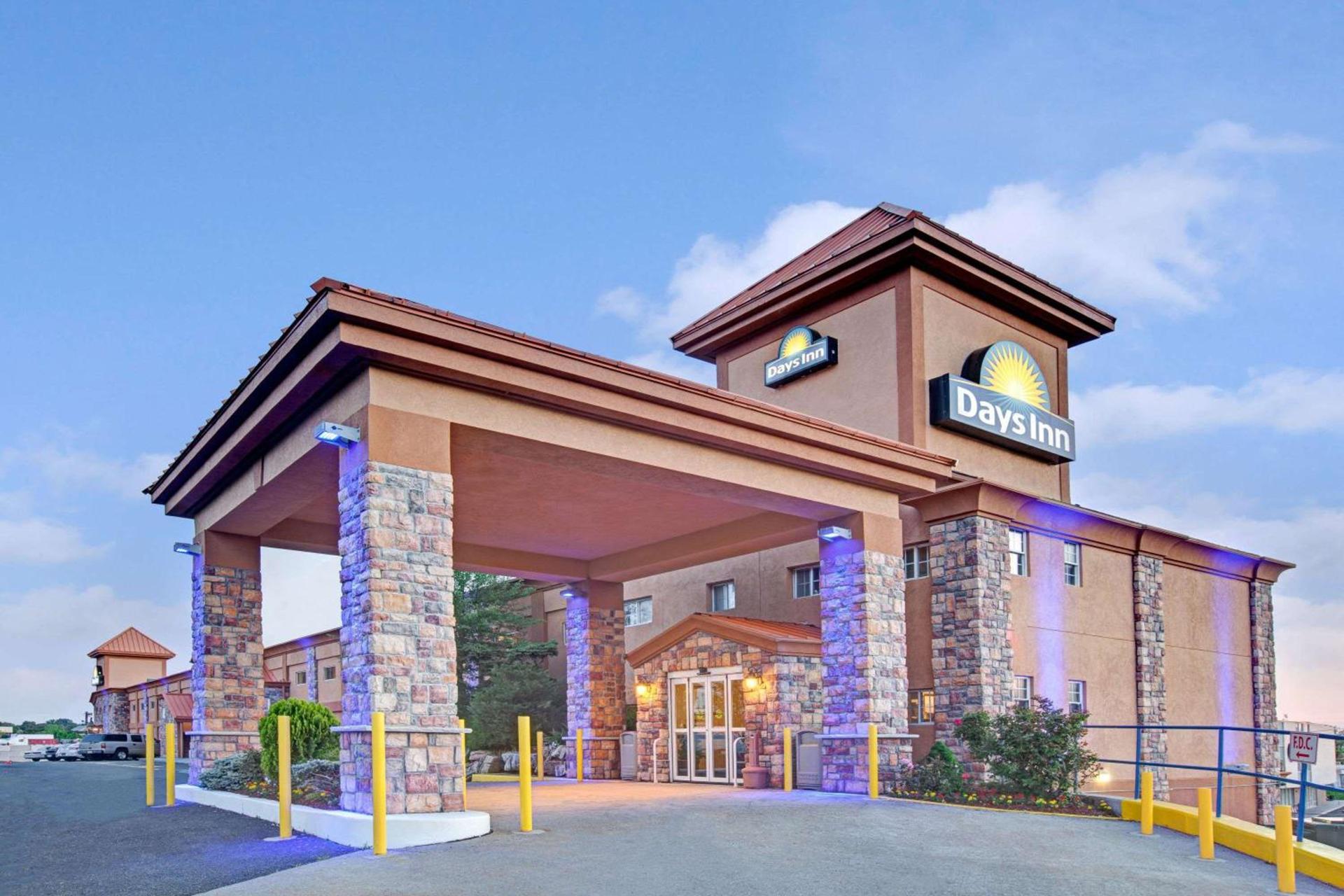 Days Inn by Wyndham Ridgefield NJ photo 1