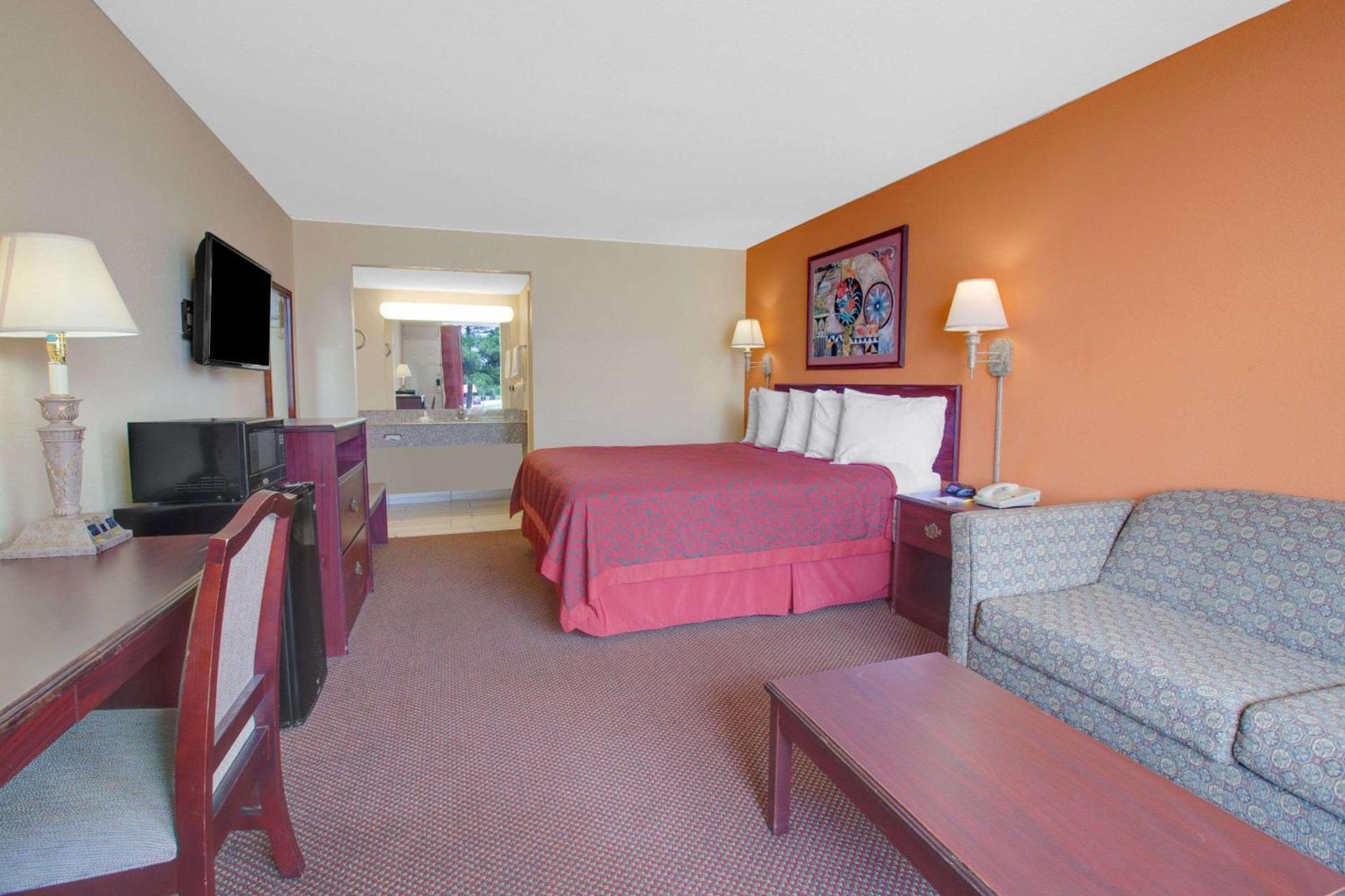 Days Inn by Wyndham Okemah photo 8