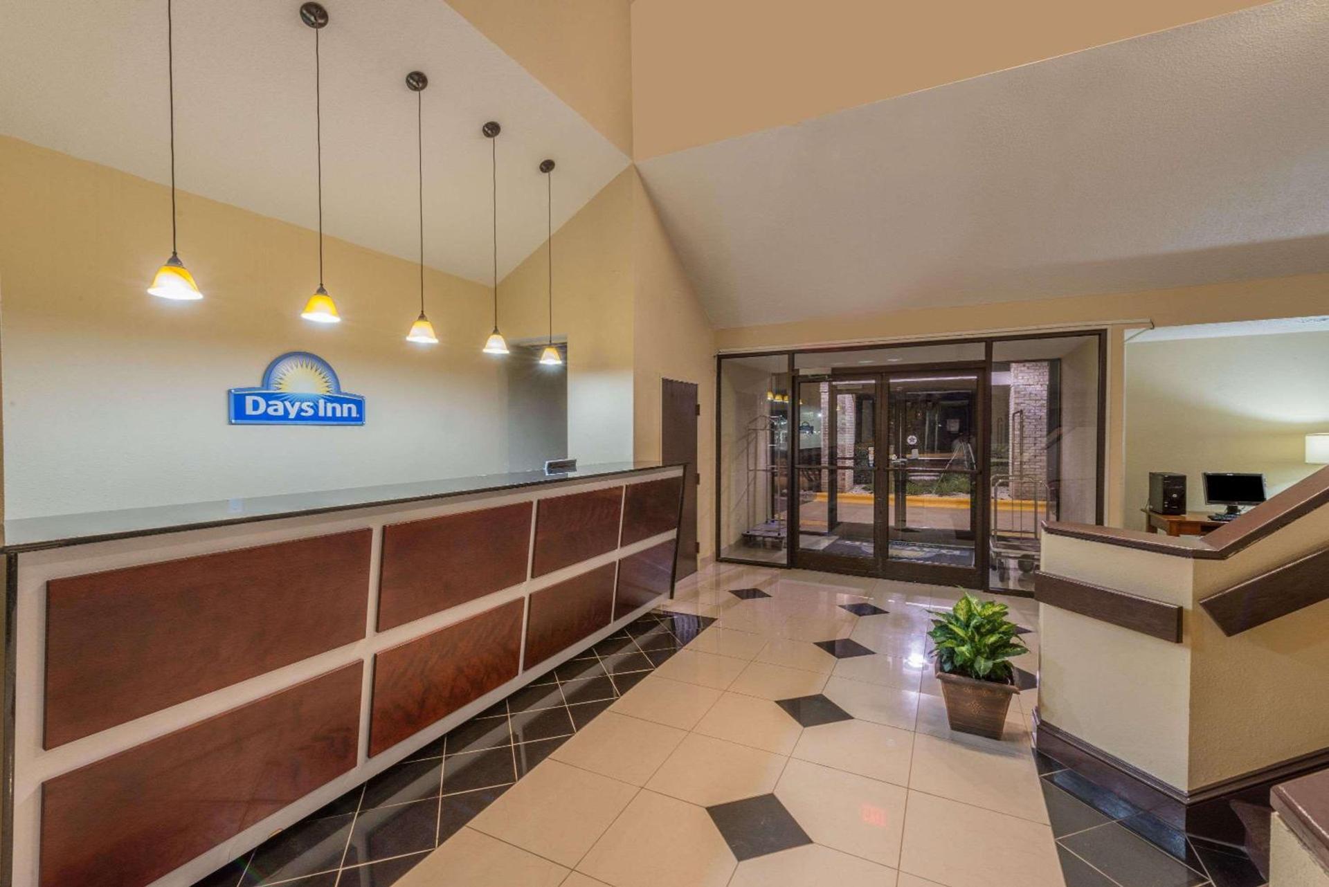 Days Inn by Wyndham Yadkinville photo 2