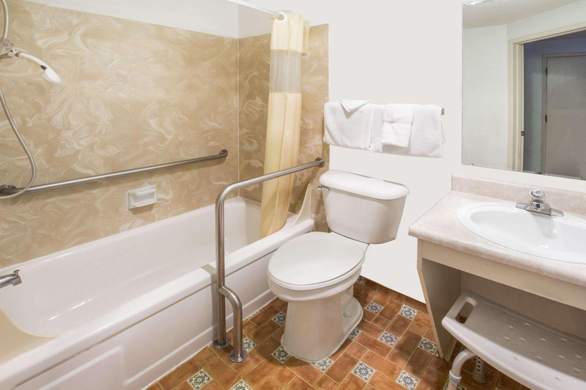 Days Inn by Wyndham Corvallis photo 8