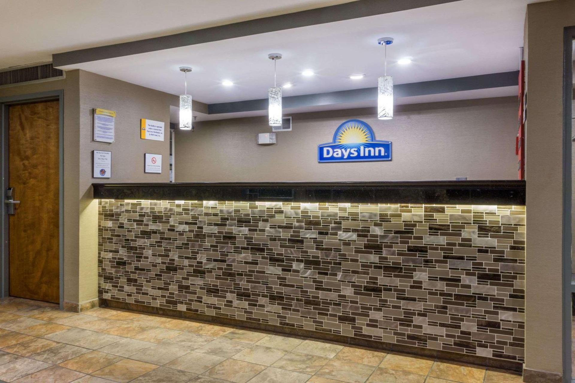 Days Inn by Wyndham Florence Cincinnati Area photo 5