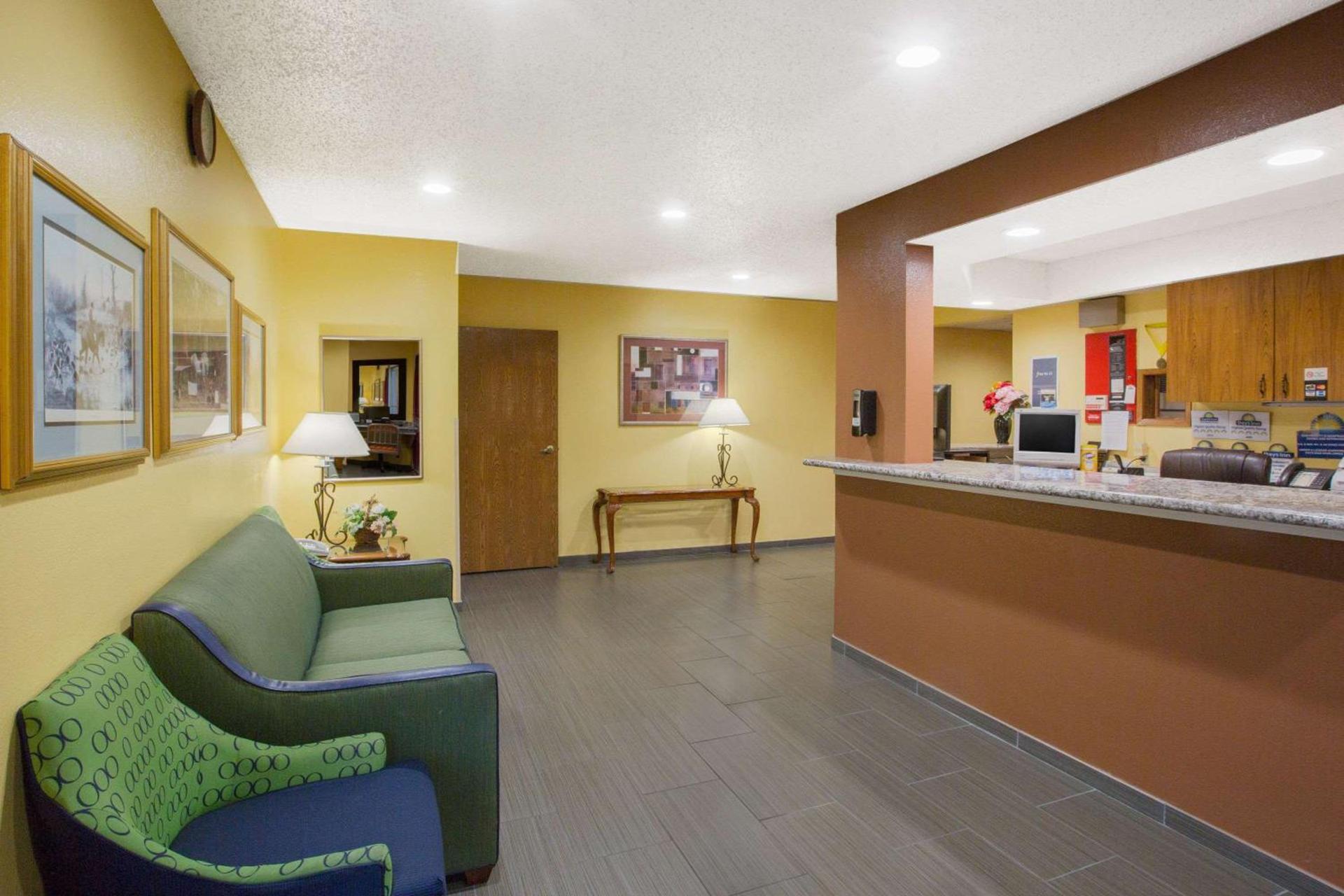 Days Inn by Wyndham Fremont photo 2
