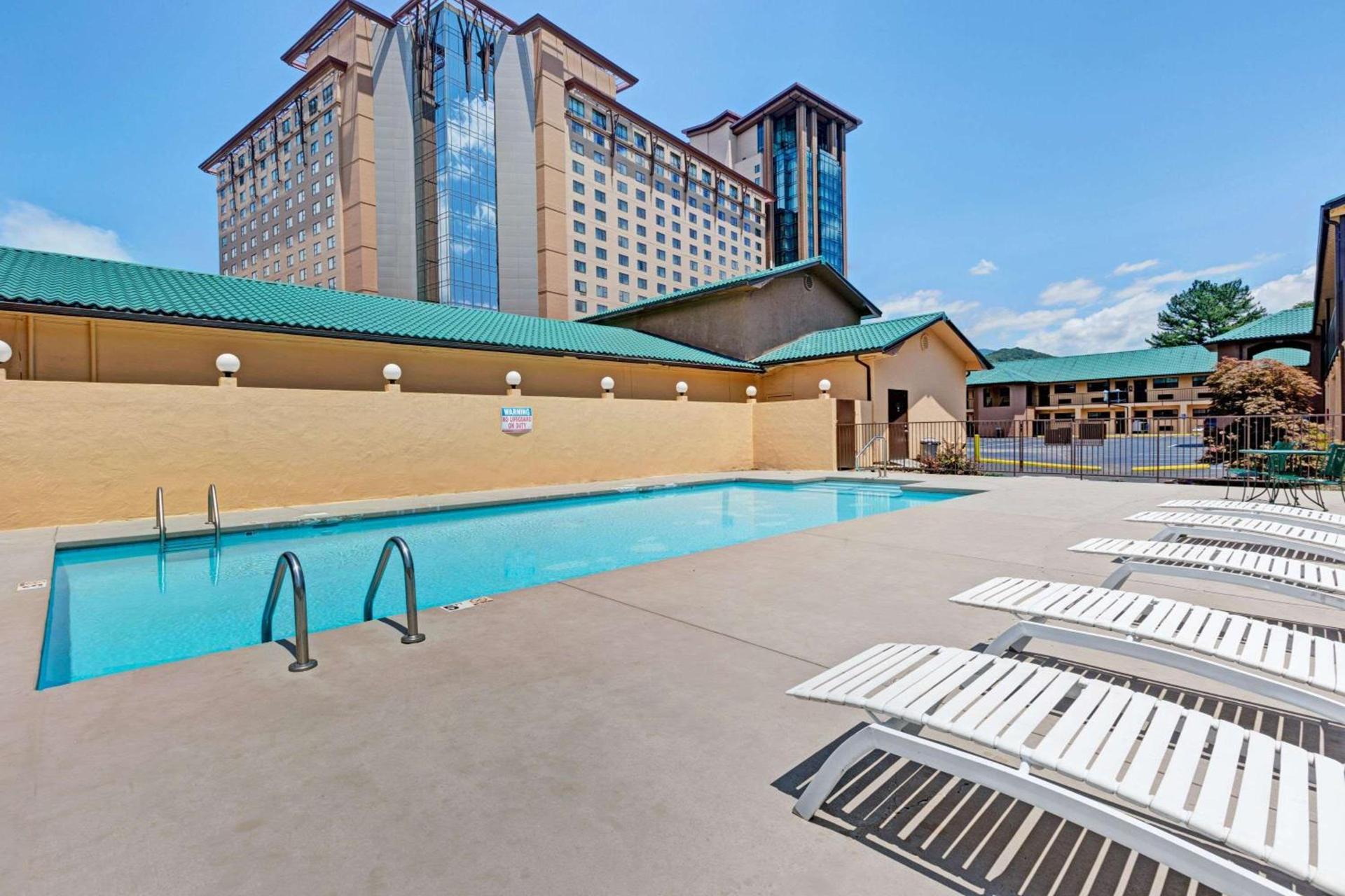 Days Inn by Wyndham Cherokee Near Casino photo 5