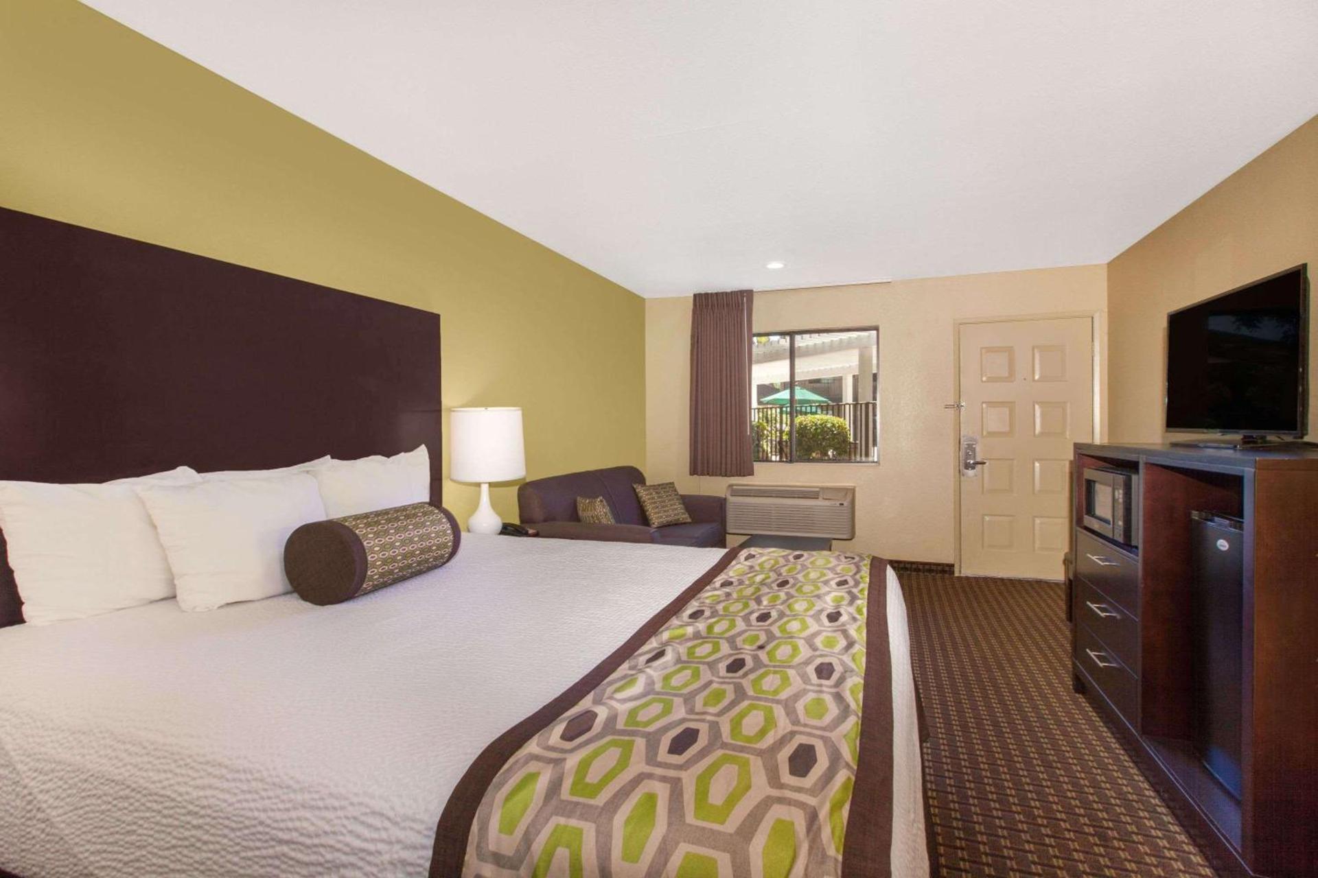 Days Inn by Wyndham San Jose Airport photo 4