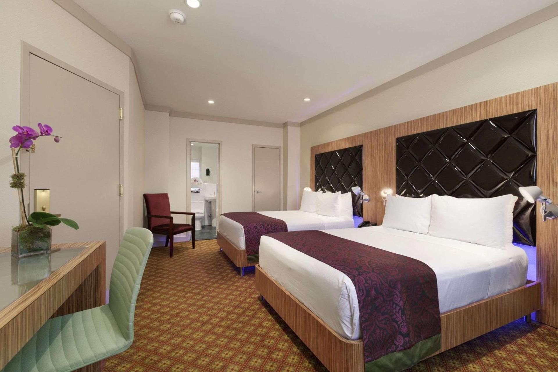Night Hotel Broadway photo 90