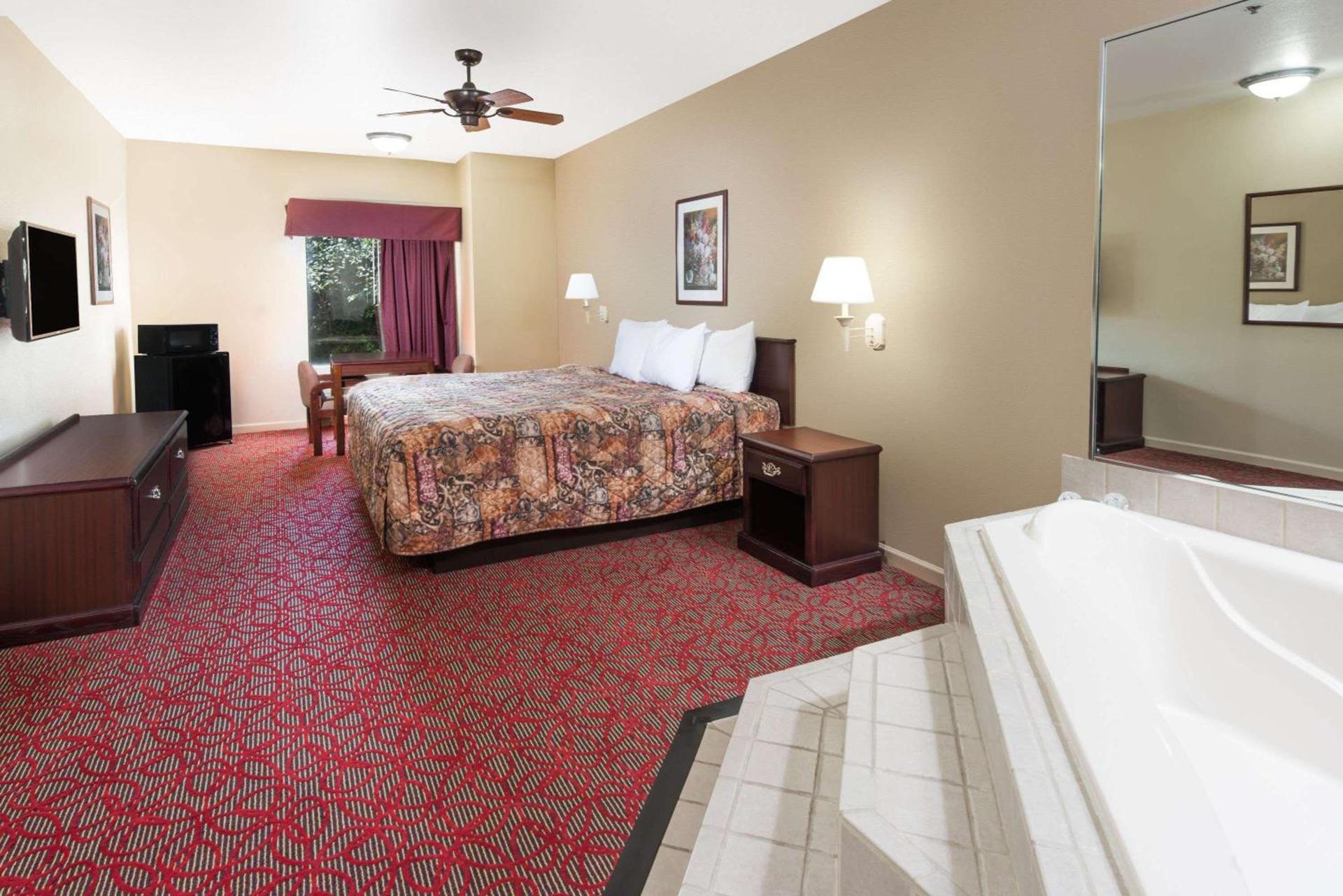 Days Inn by Wyndham St Peters/St Charles photo 11