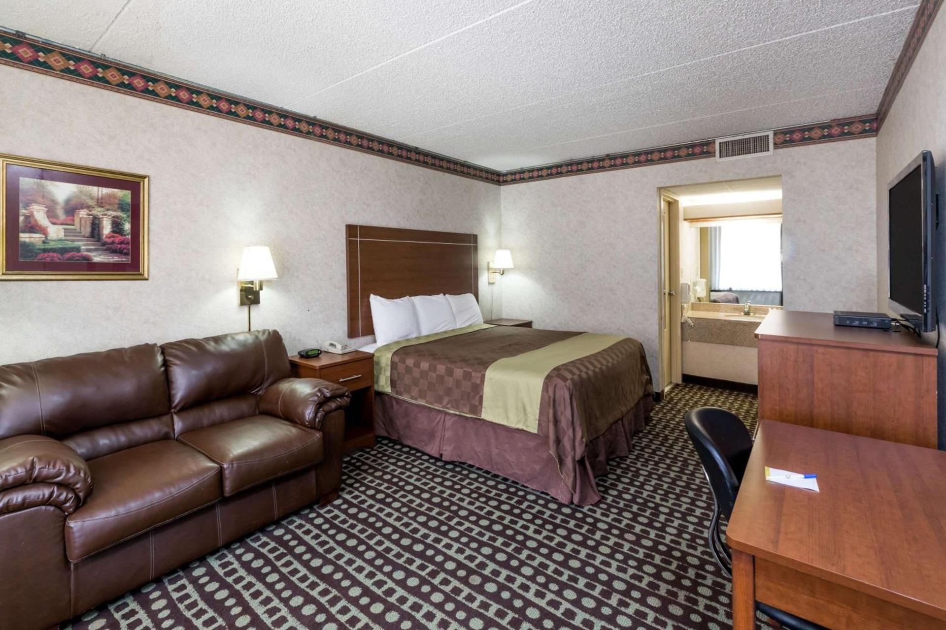 Days Inn by Wyndham Midland photo 7