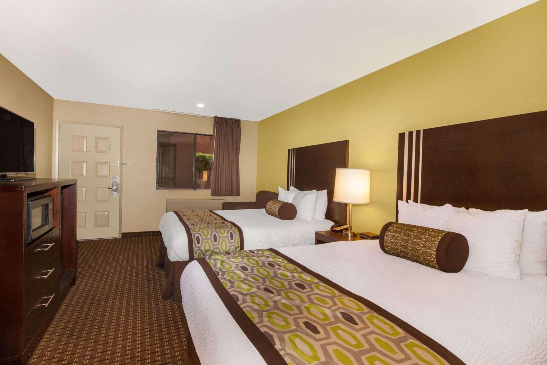 Days Inn by Wyndham San Jose Airport photo 10