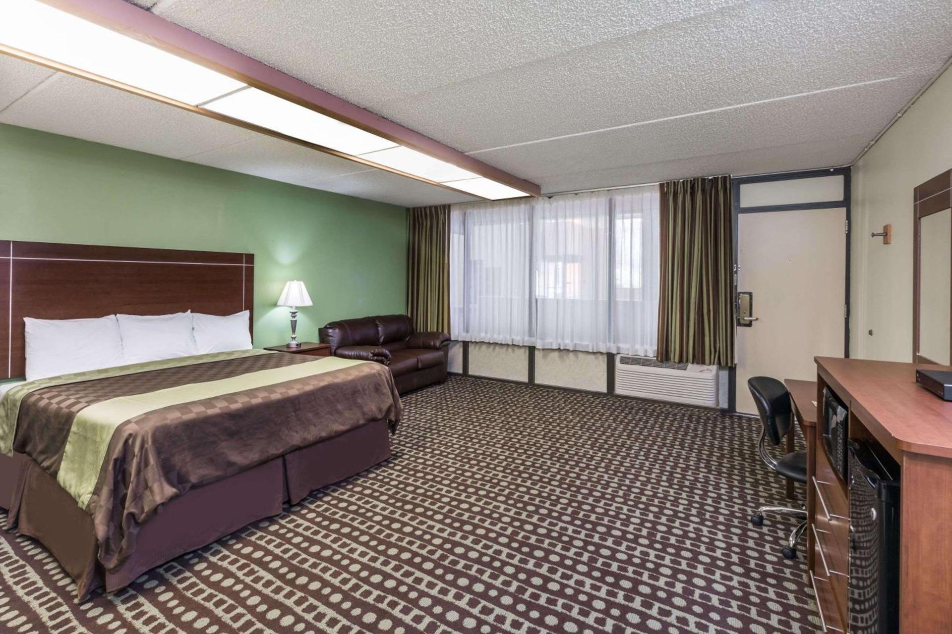 Days Inn by Wyndham Midland photo 10